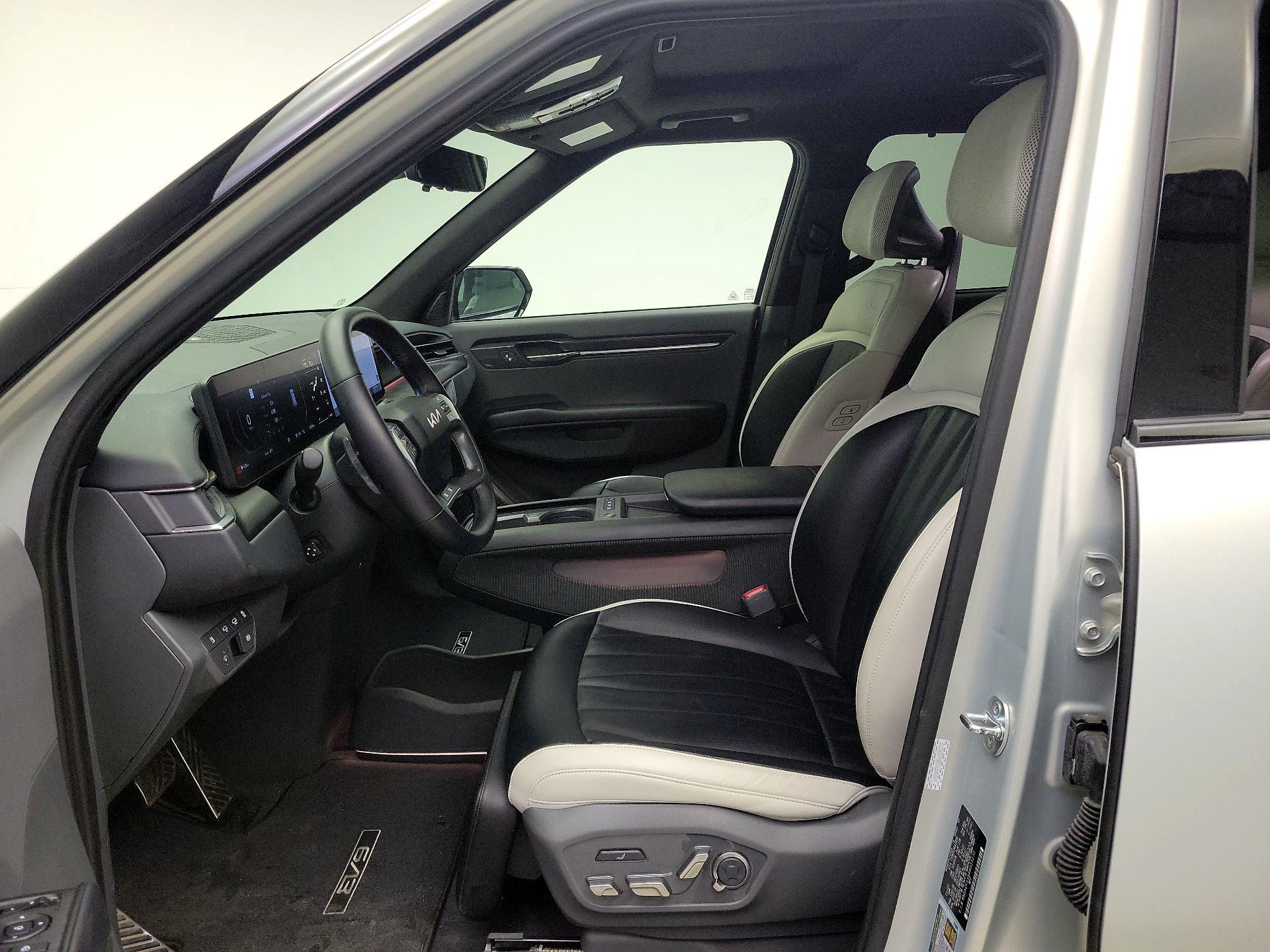 Thumbnail: 2024 Kia EV9 - 11