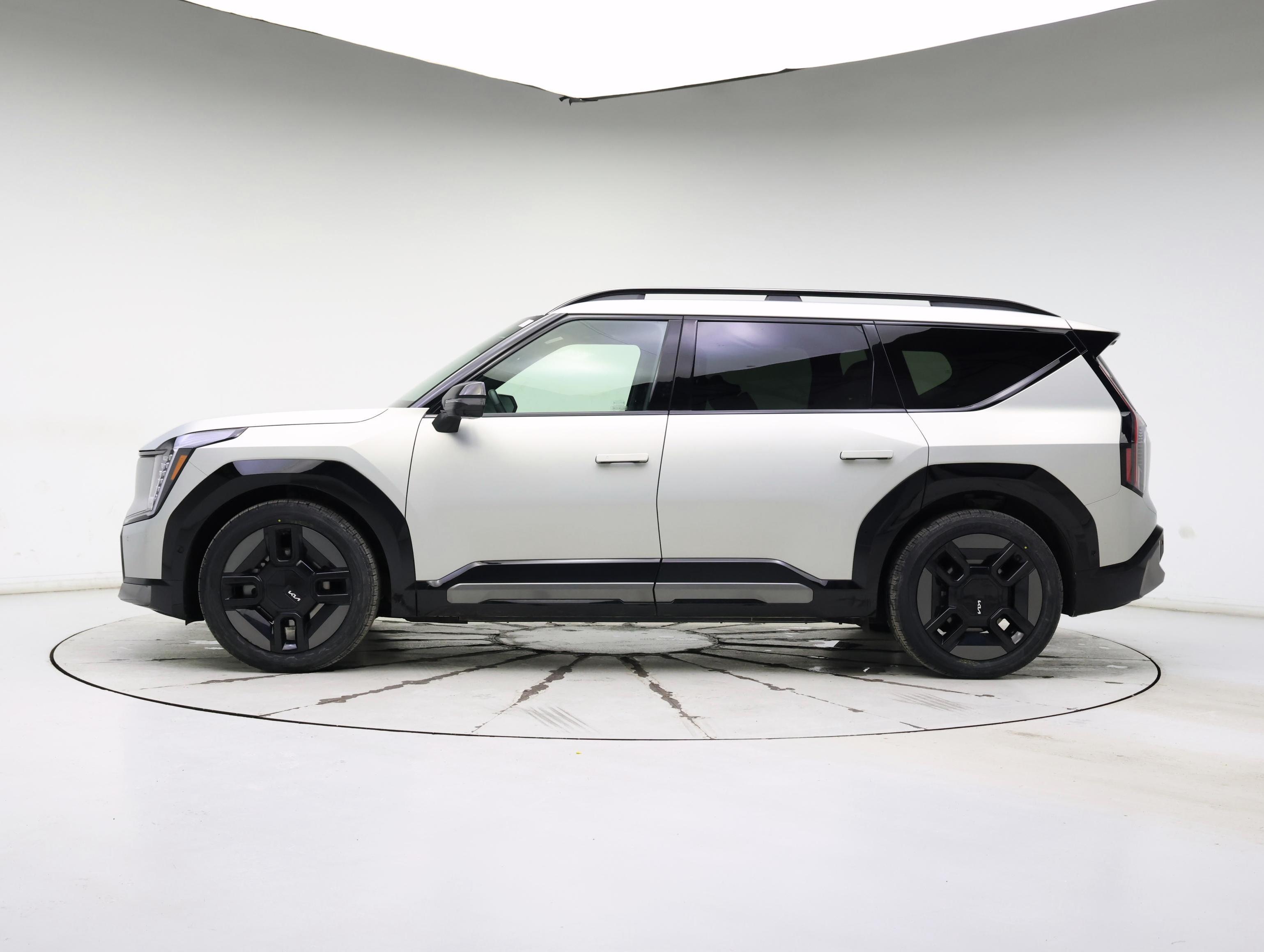 Thumbnail: 2024 Kia EV9 - 3