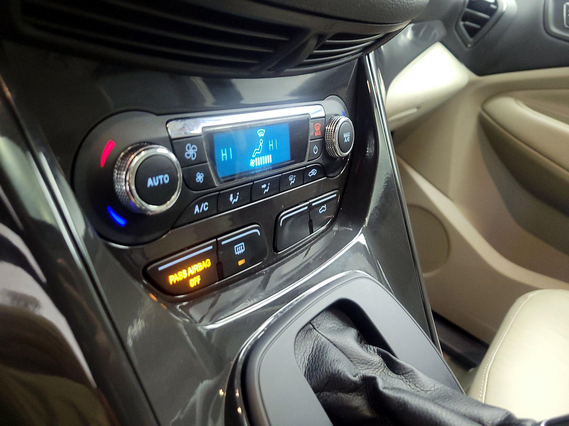 Thumbnail: 2015 Ford Escape - 15