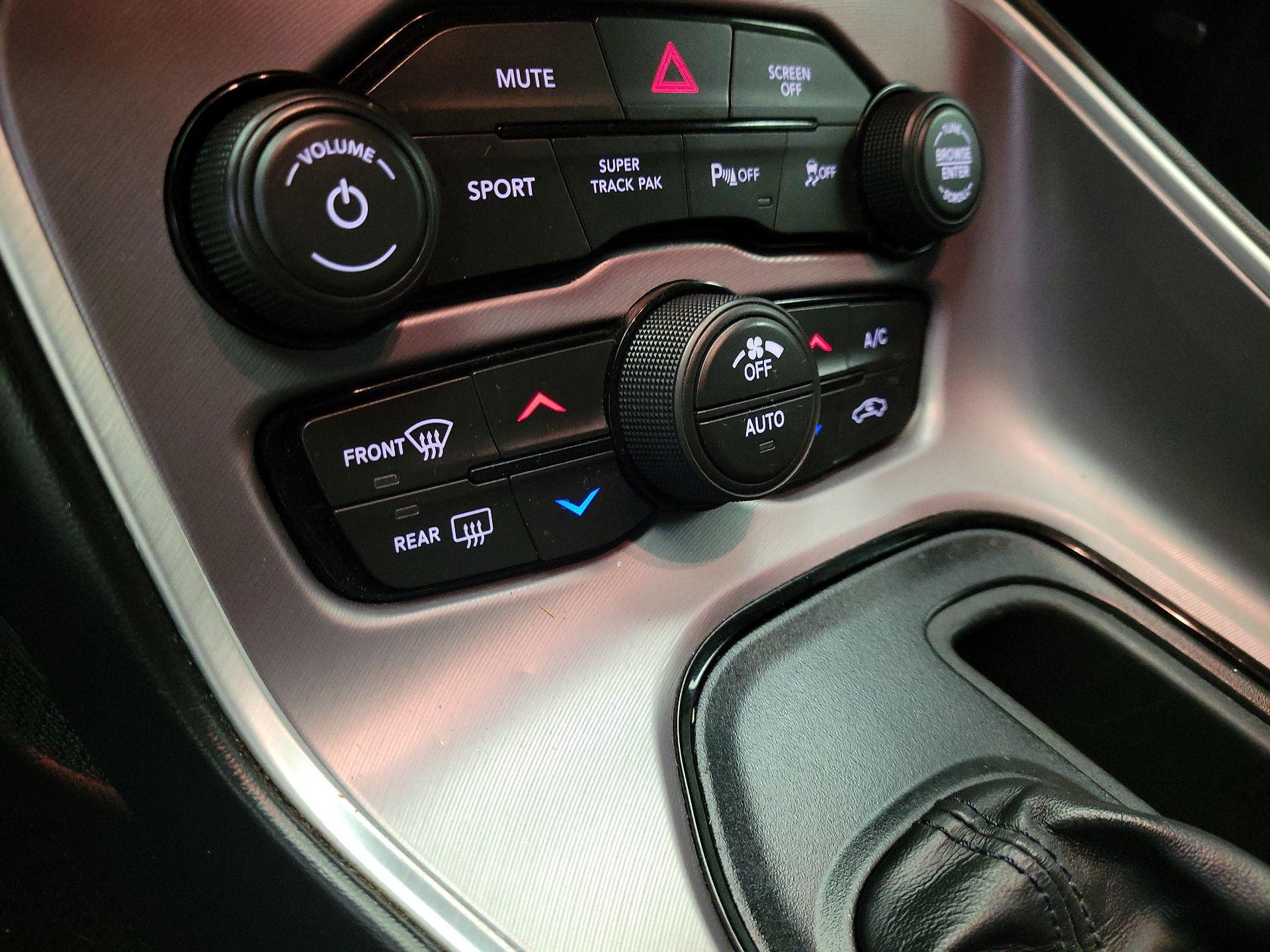 Thumbnail: 2022 Dodge Challenger - 17