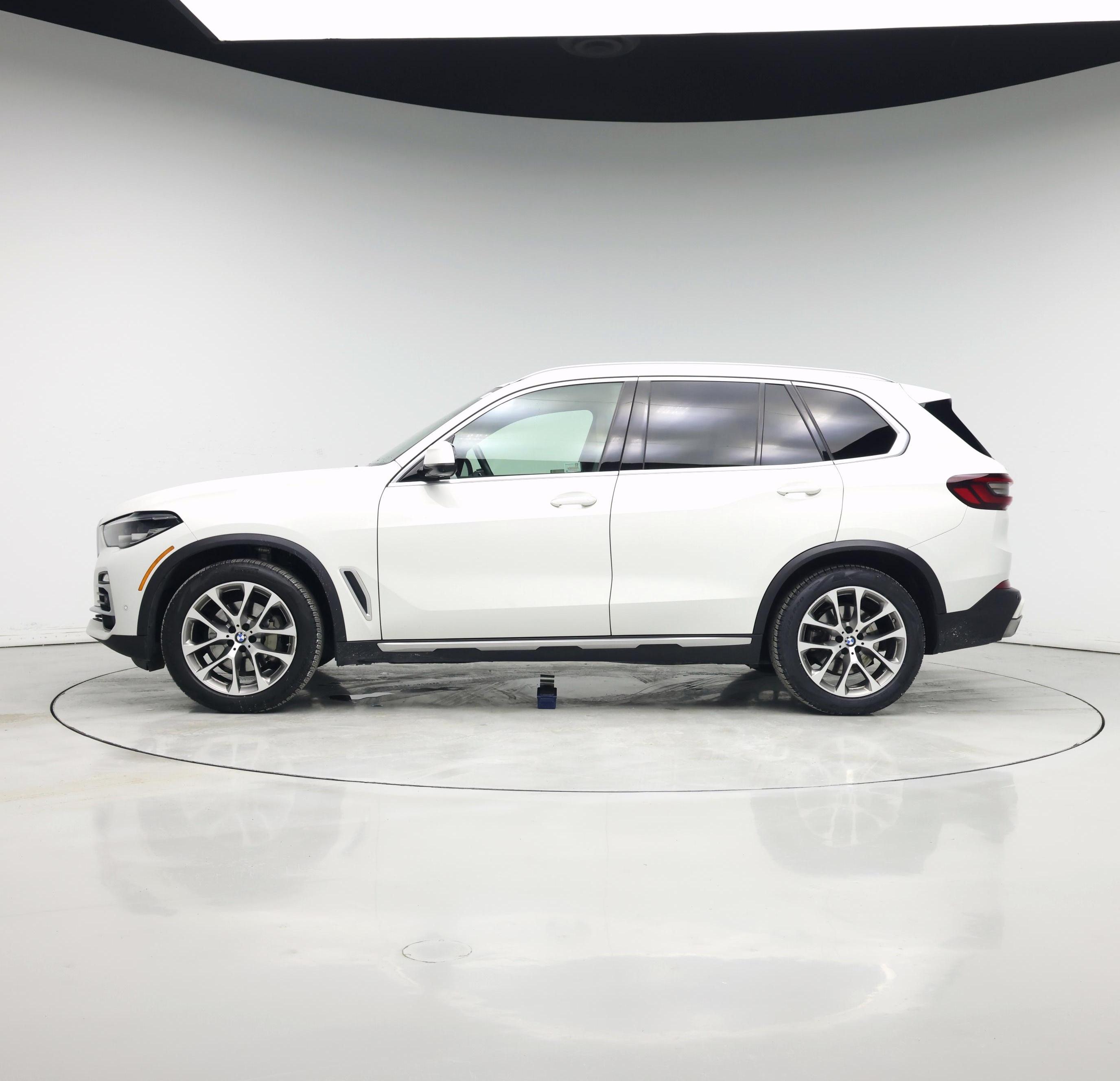 Thumbnail: 2021 BMW X5 - 3