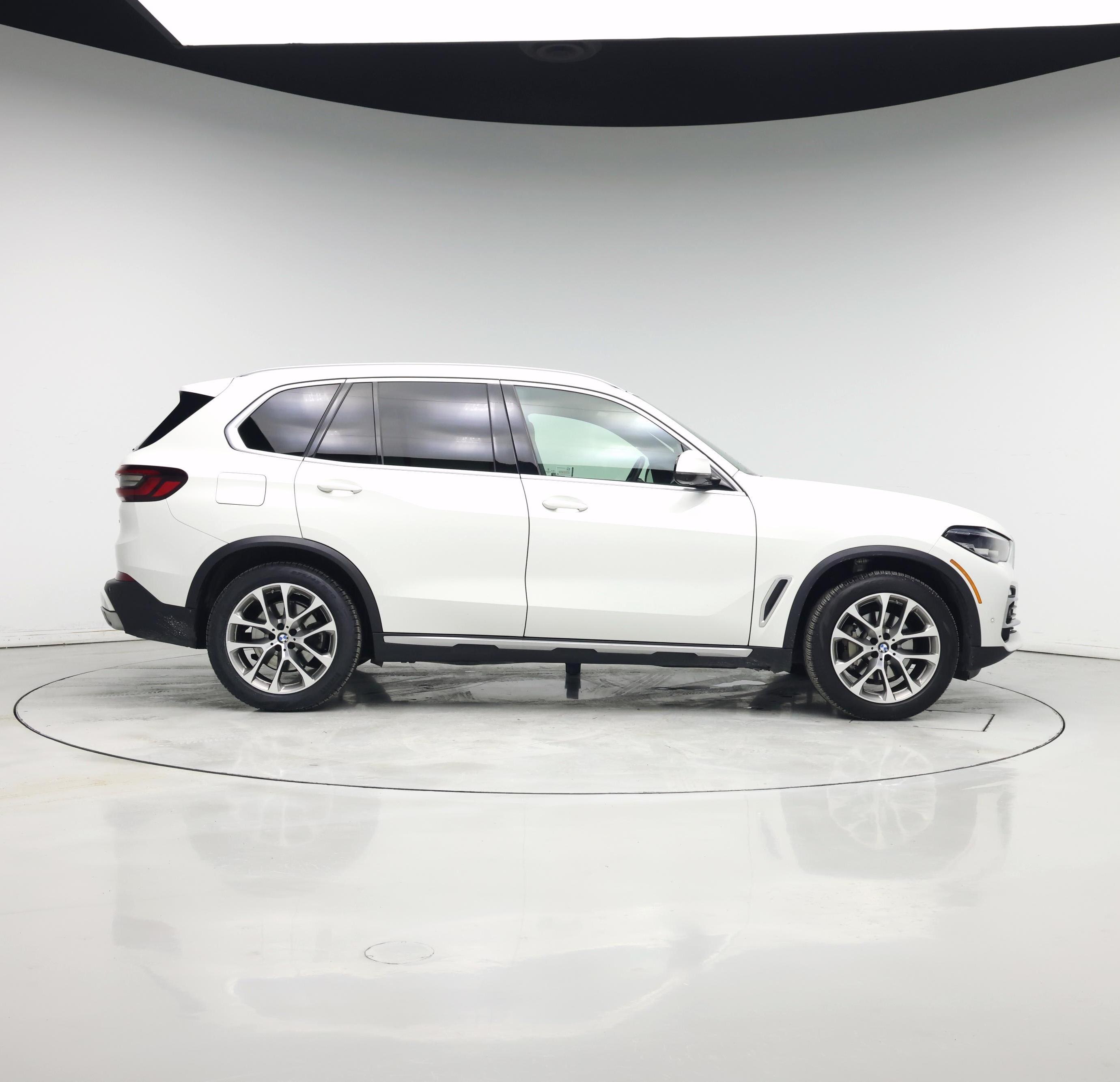 Thumbnail: 2021 BMW X5 - 7