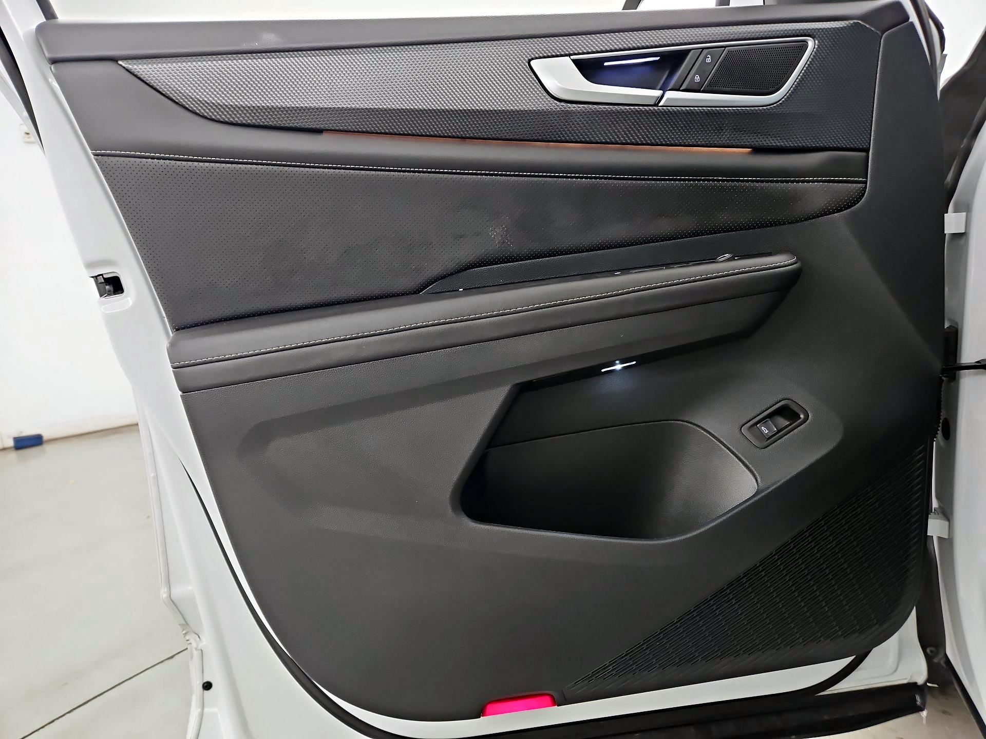 Thumbnail: 2024 Volkswagen Atlas - 12