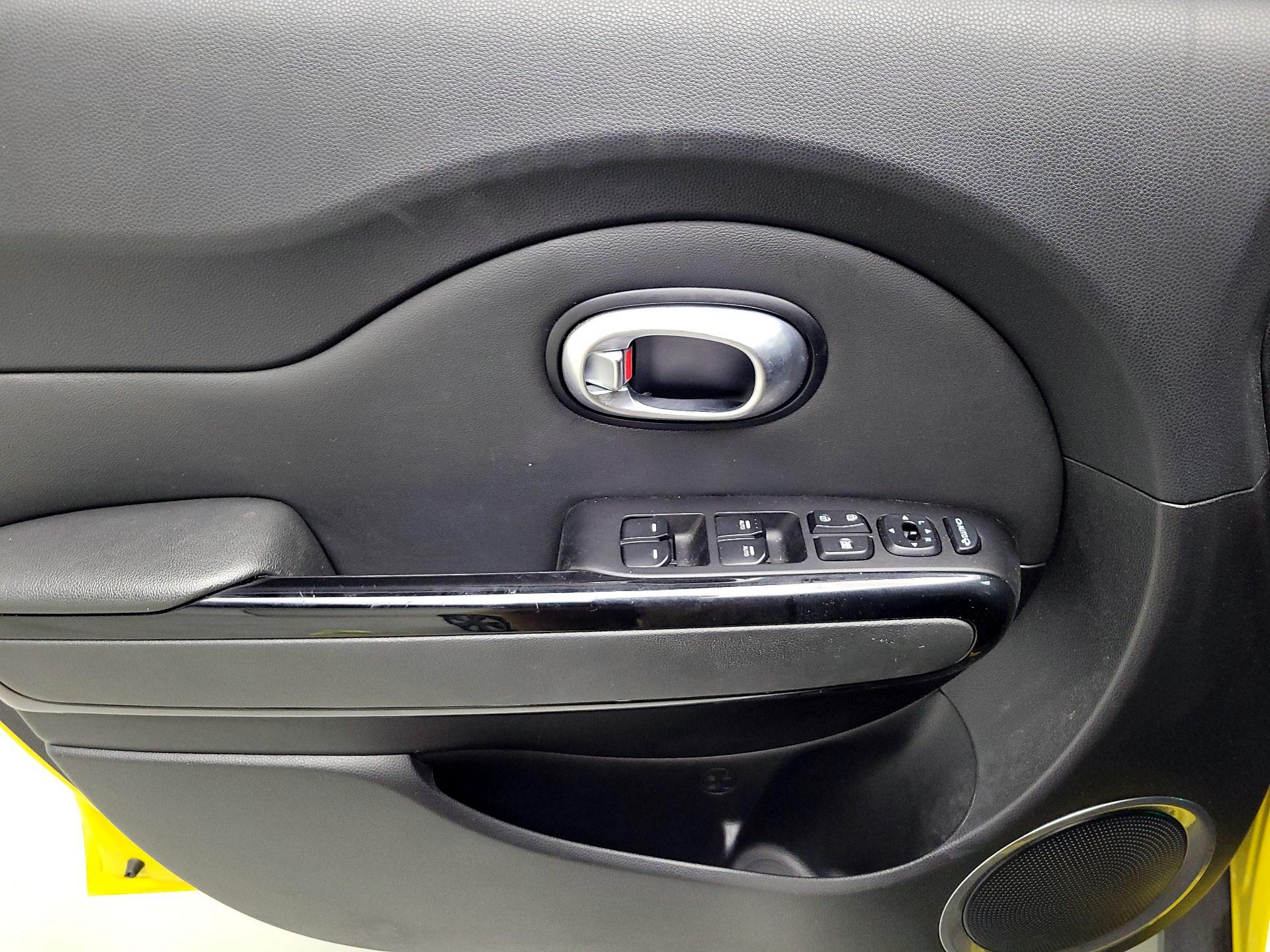 Thumbnail: 2014 Kia Soul - 12