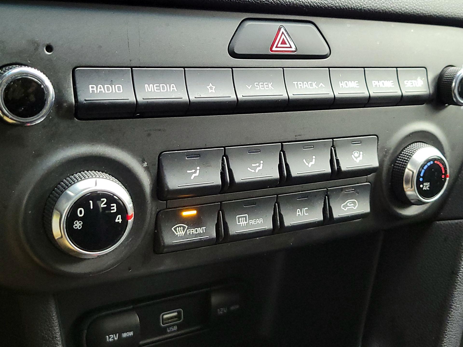 Thumbnail: 2022 Kia Sportage - 16