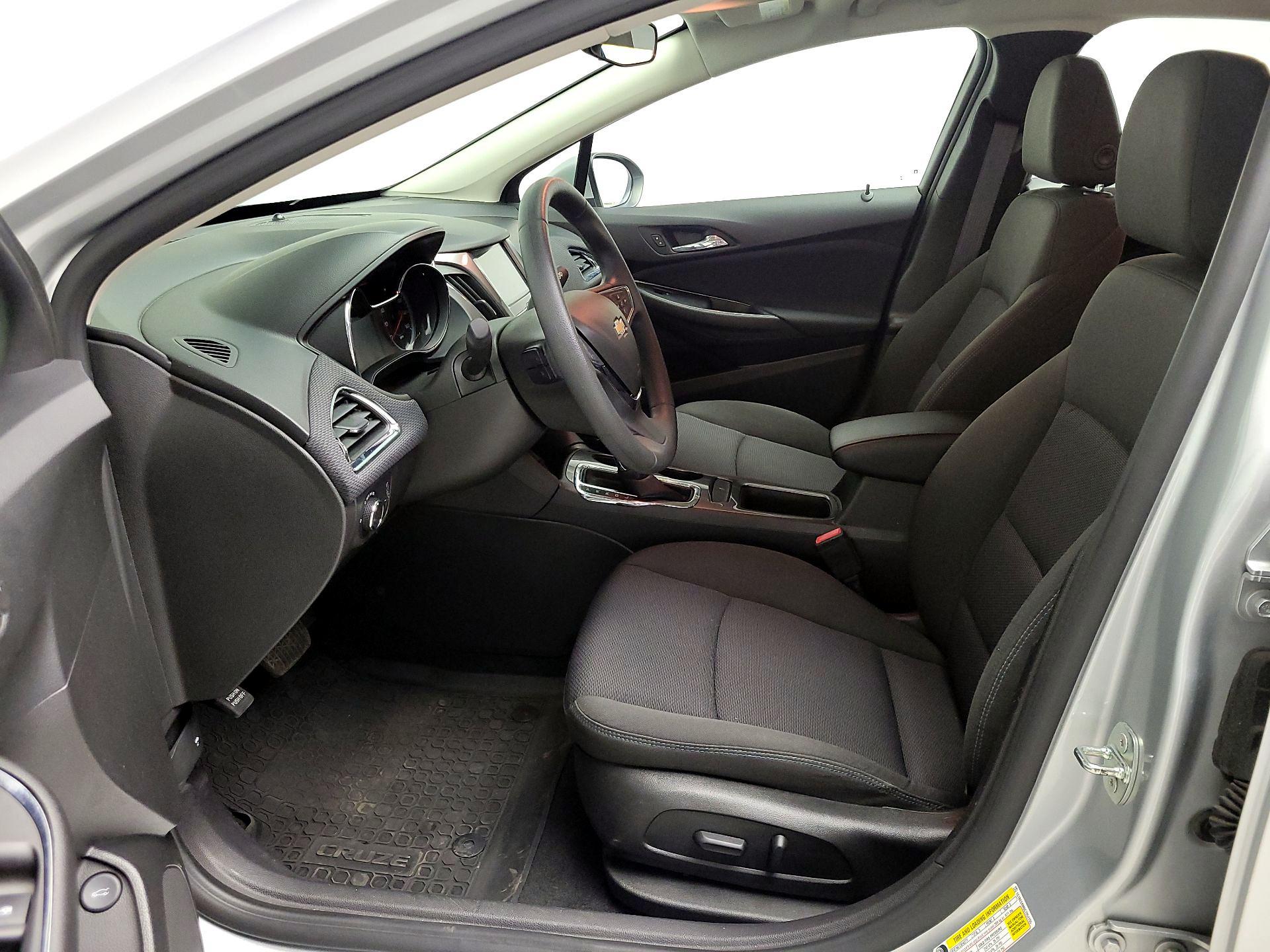 Thumbnail: 2016 Chevrolet Cruze - 11