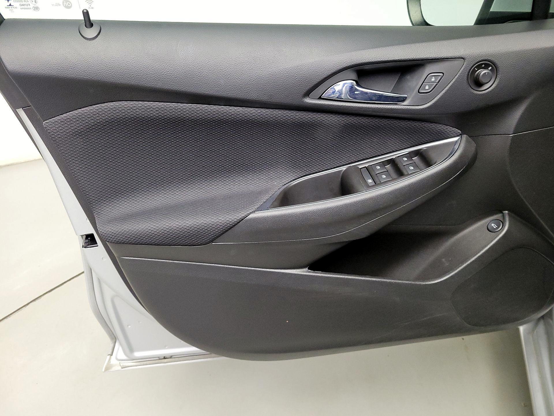 Thumbnail: 2016 Chevrolet Cruze - 12