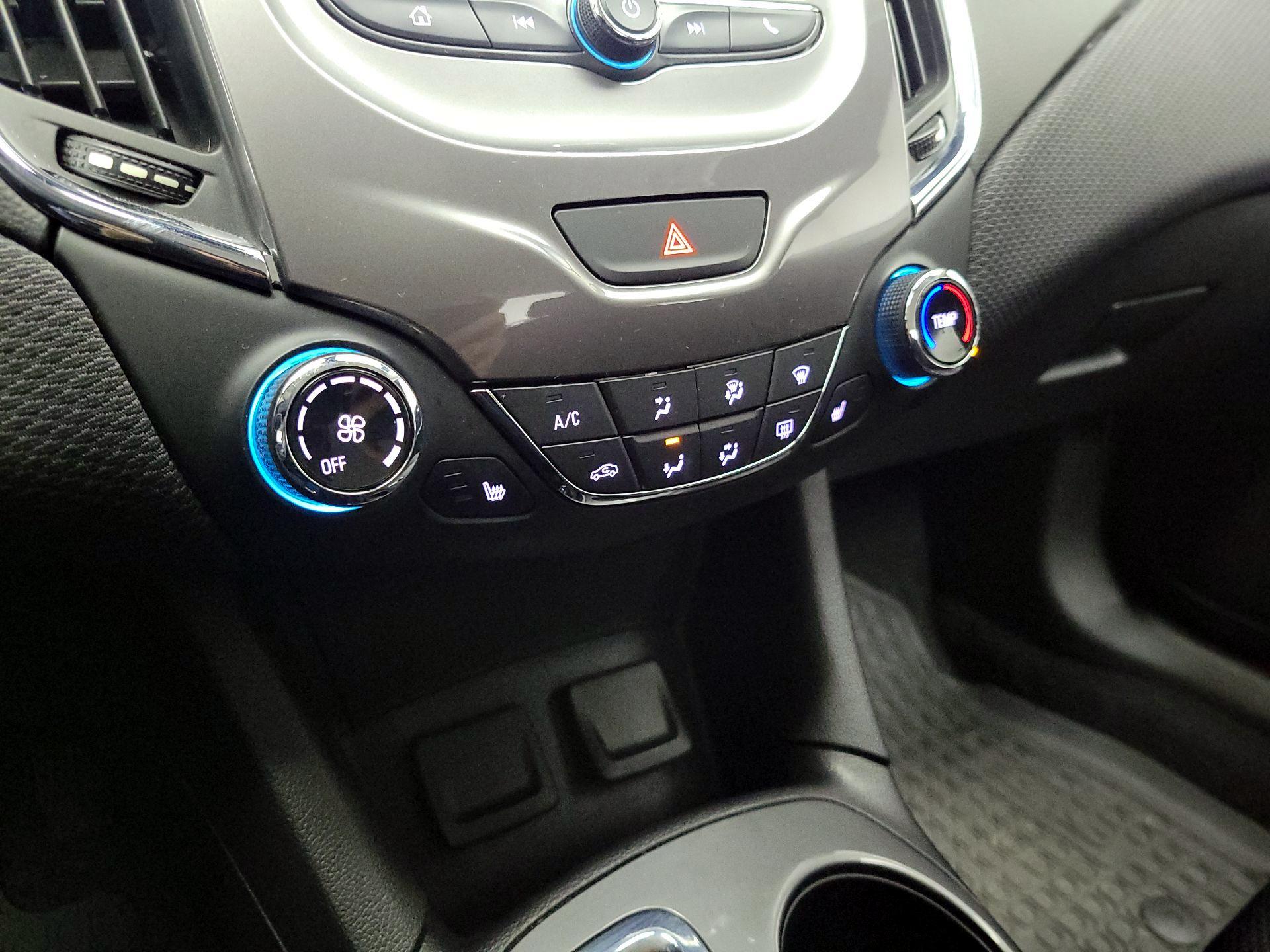 Thumbnail: 2016 Chevrolet Cruze - 16