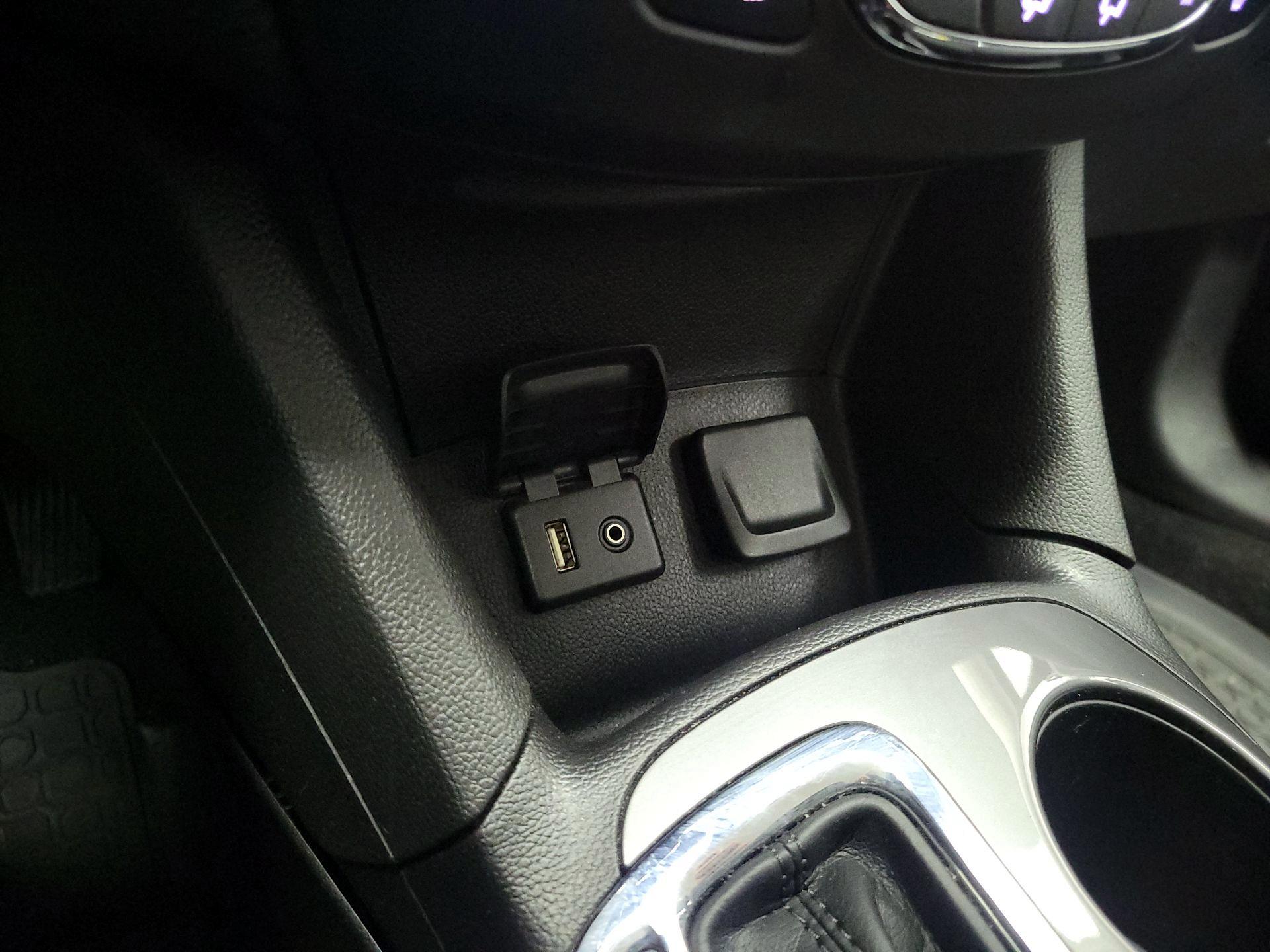 Thumbnail: 2016 Chevrolet Cruze - 18