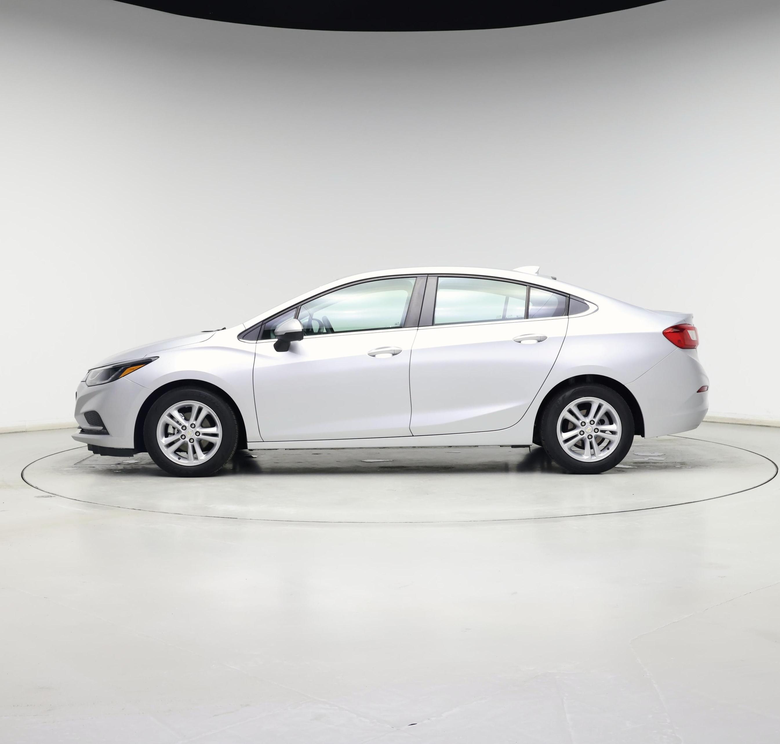 Thumbnail: 2016 Chevrolet Cruze - 3