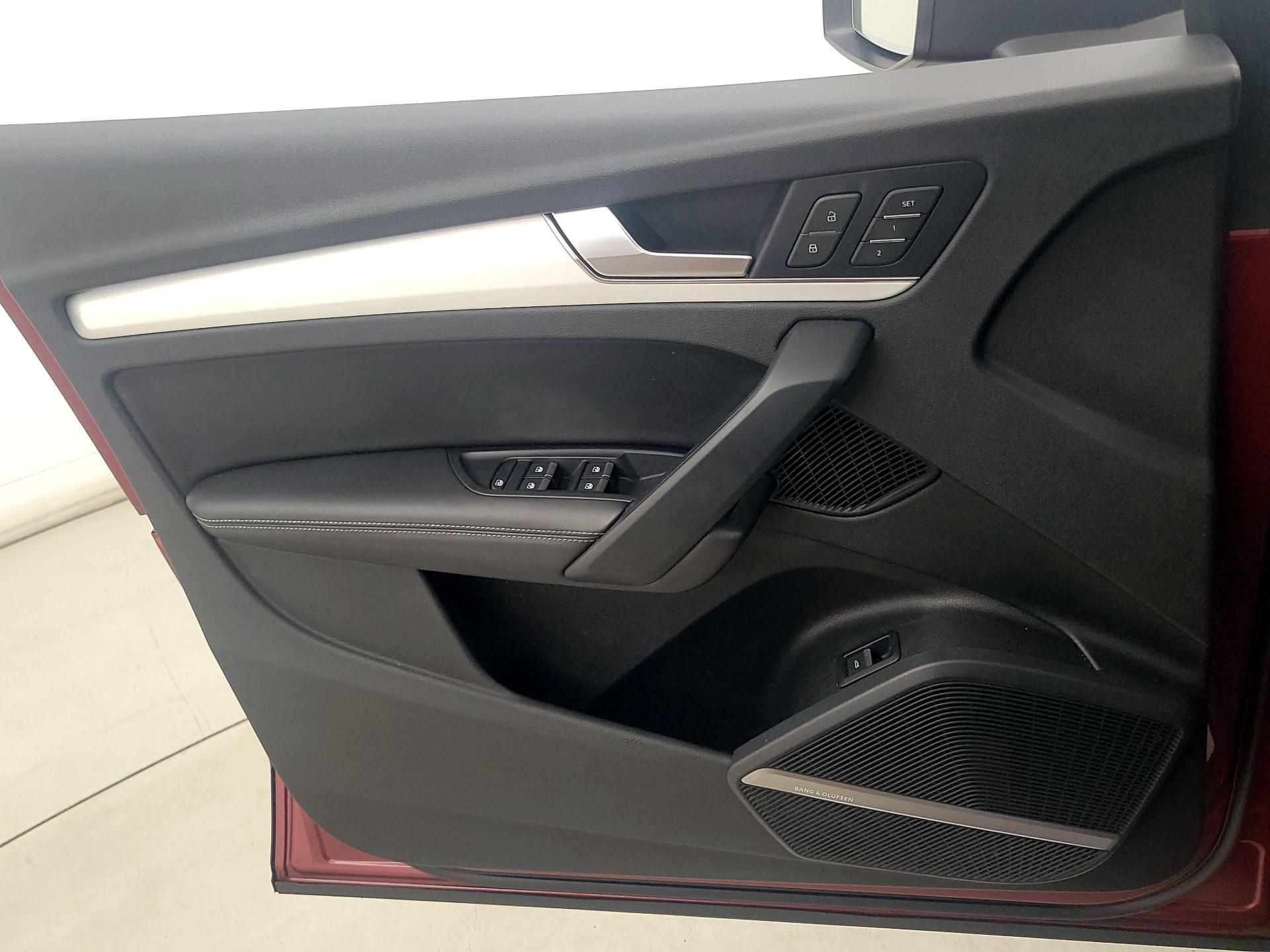 Thumbnail: 2018 Audi SQ5 - 12