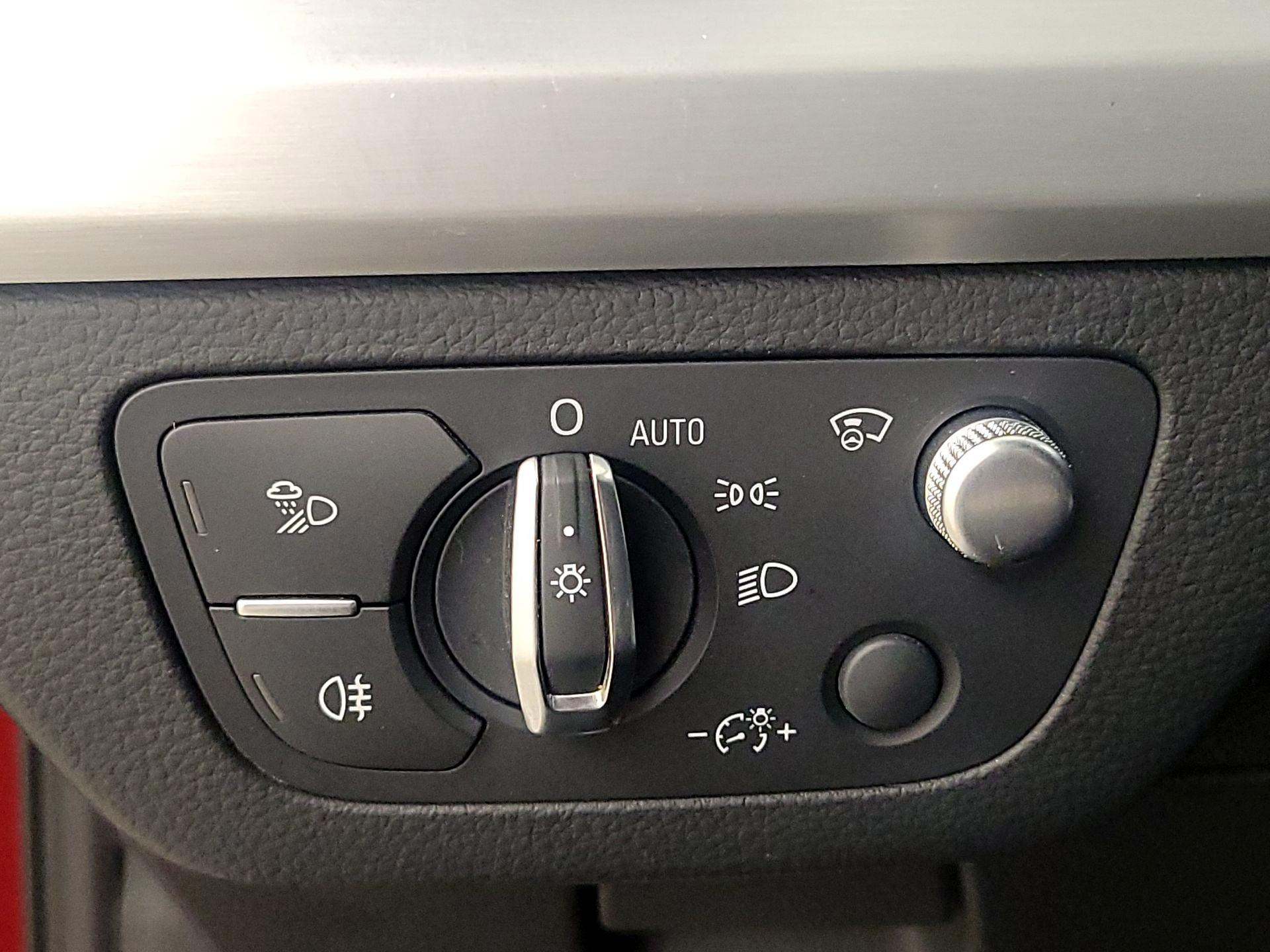 Thumbnail: 2018 Audi SQ5 - 13