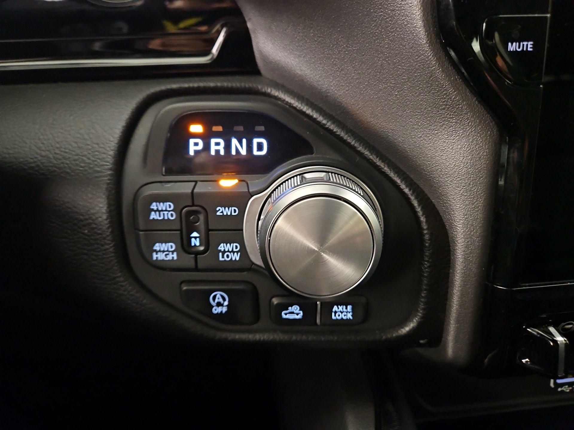 Thumbnail: 2025 RAM 1500 - 18