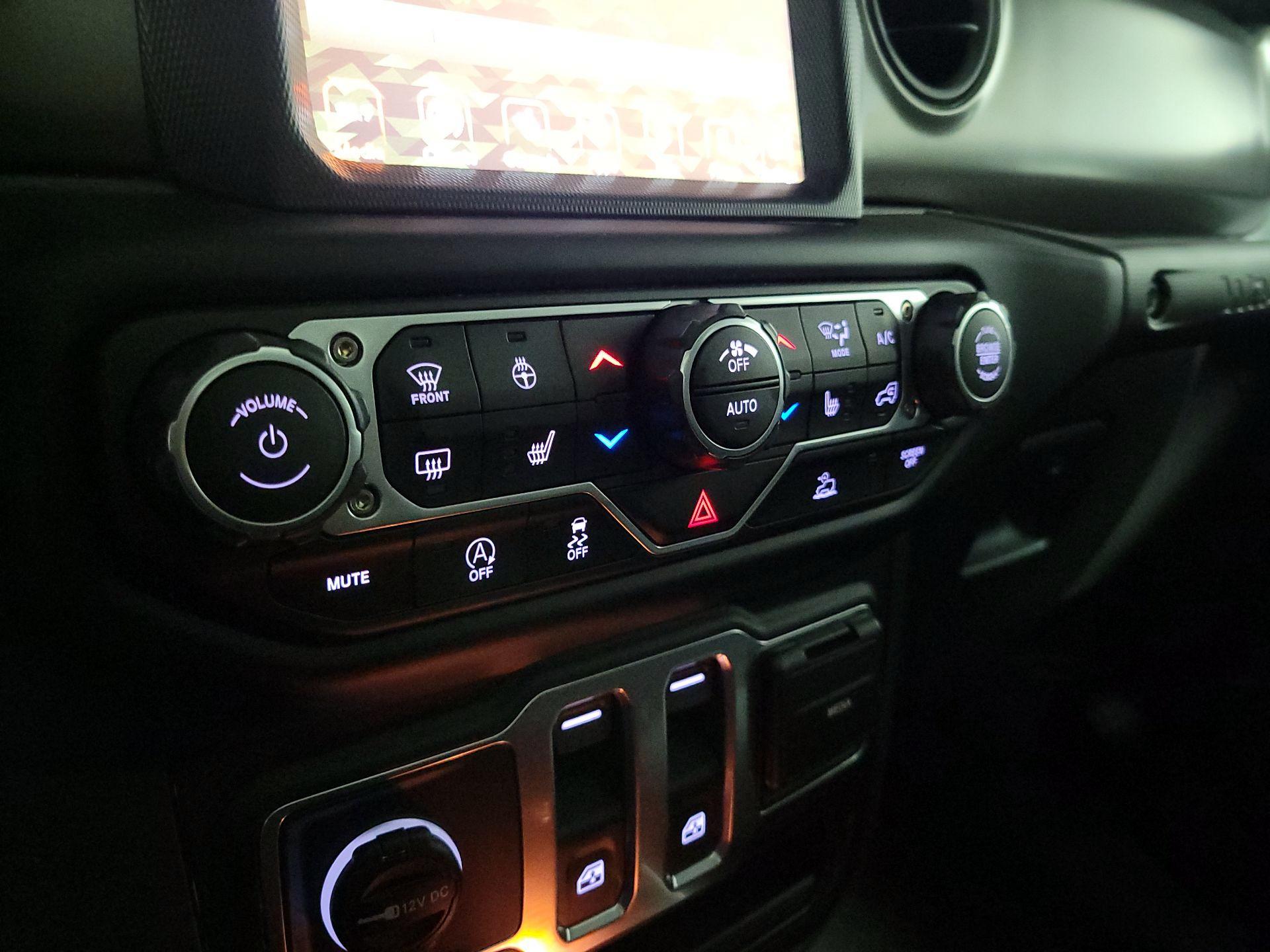 Thumbnail: 2023 Jeep Wrangler - 17