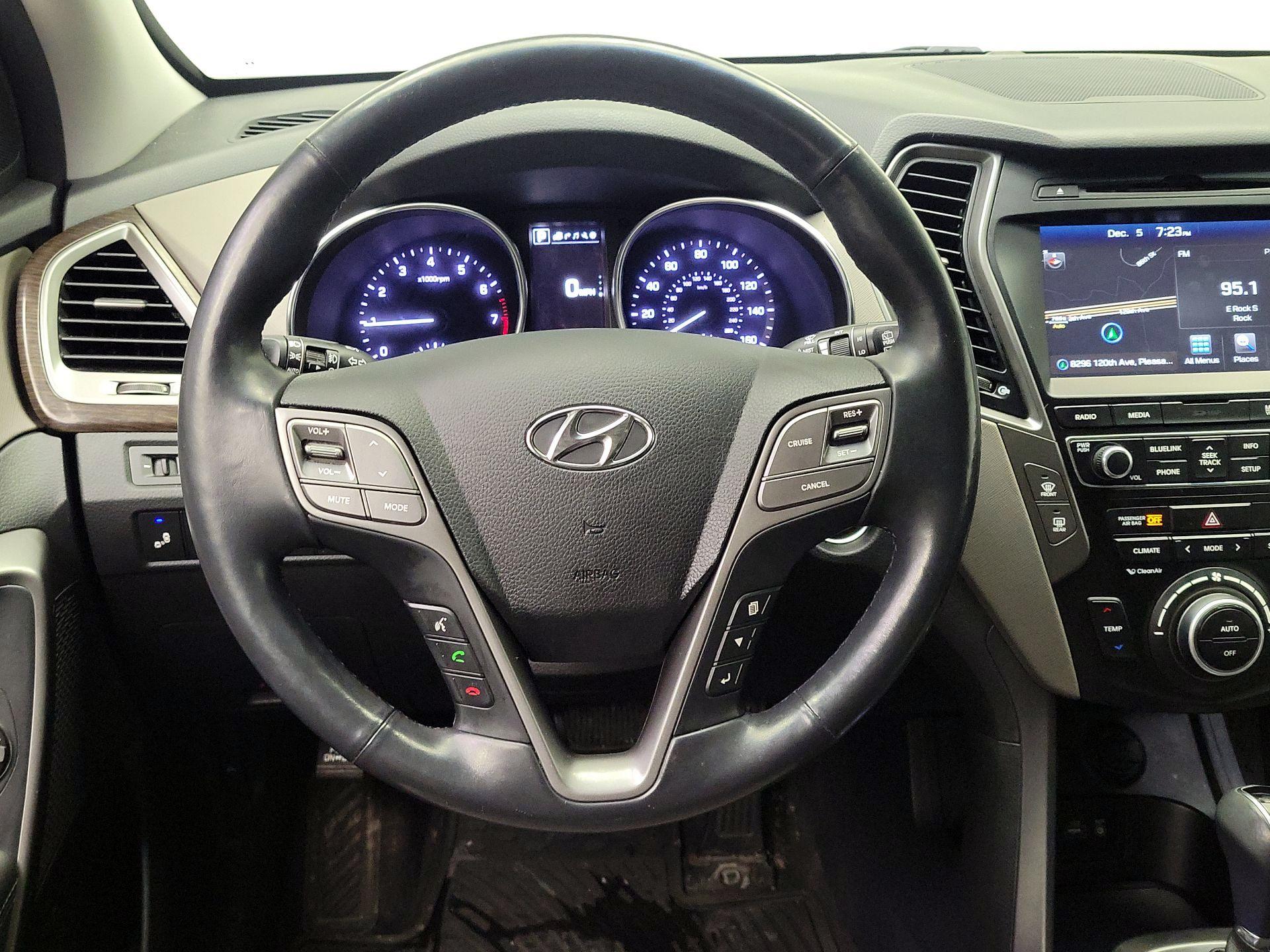 Thumbnail: 2017 Hyundai Santa Fe - 10