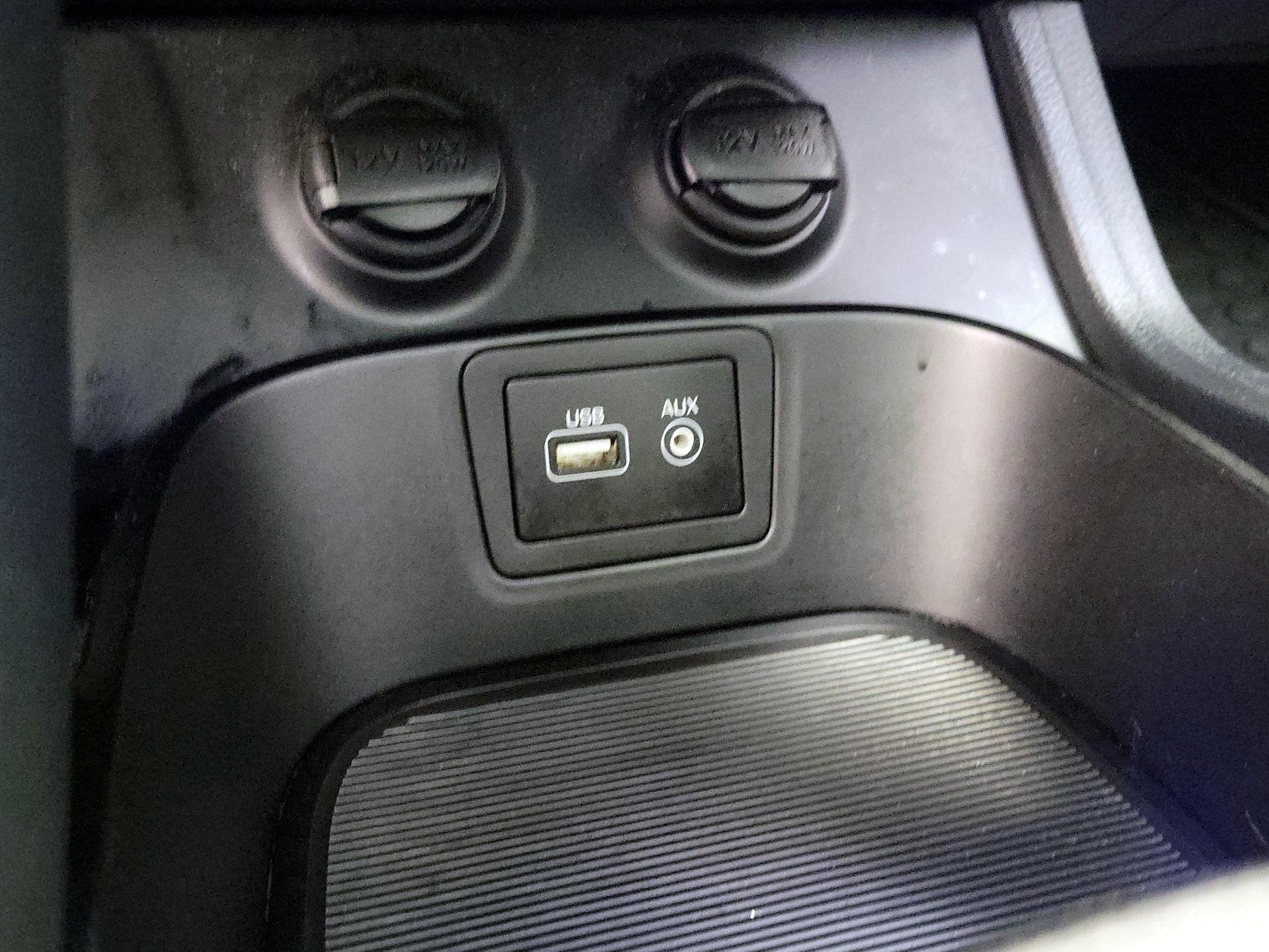 Thumbnail: 2017 Hyundai Santa Fe - 19