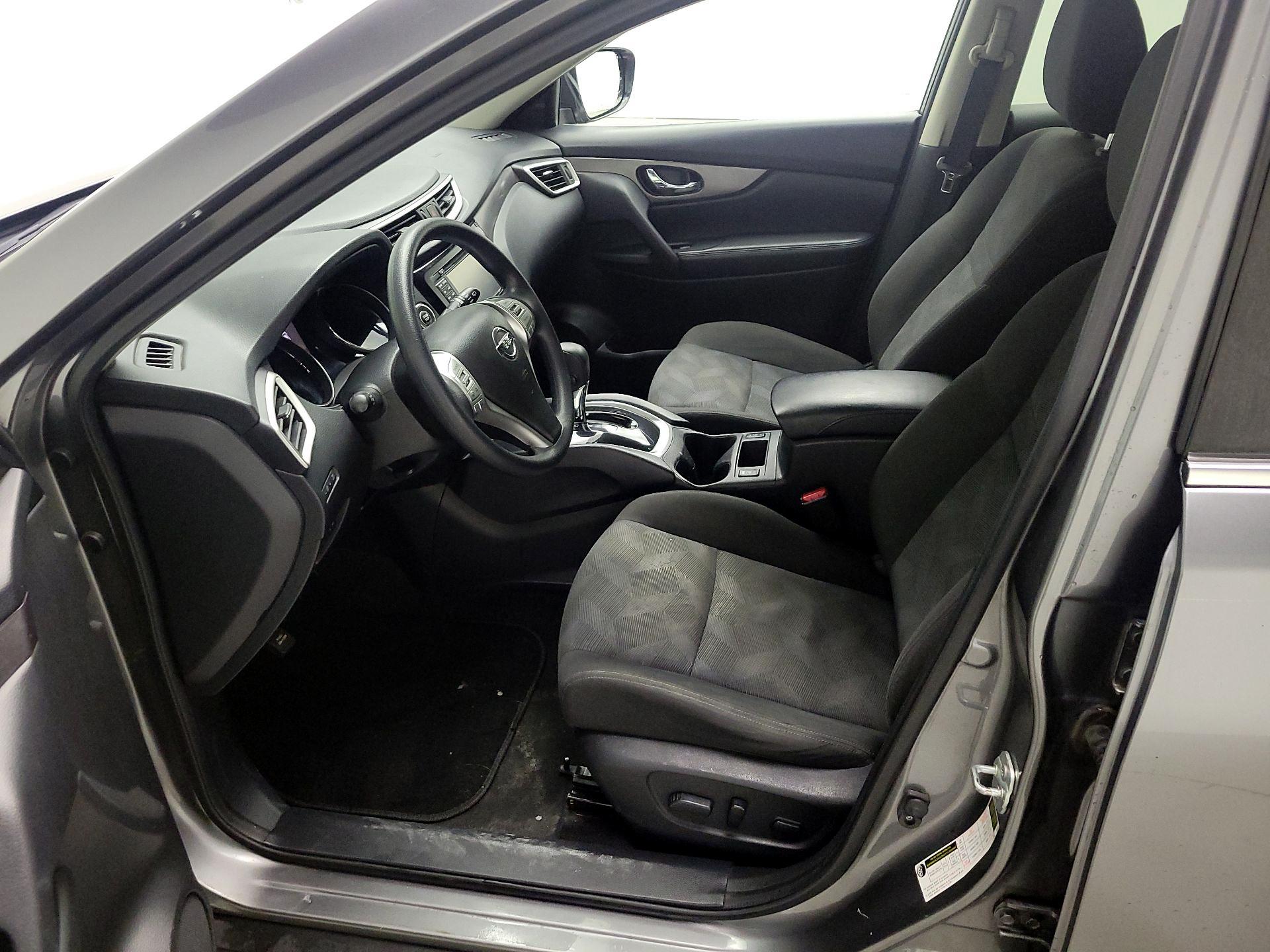 Thumbnail: 2016 Nissan Rogue - 11