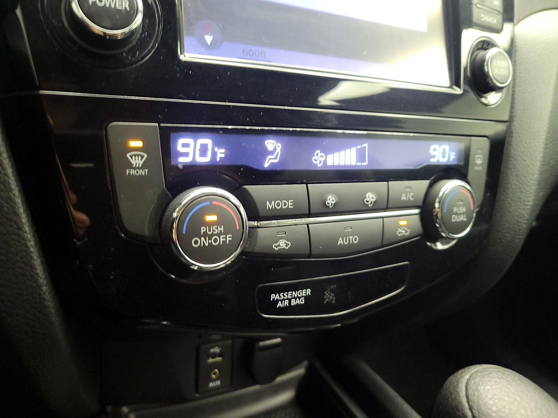 Thumbnail: 2016 Nissan Rogue - 14