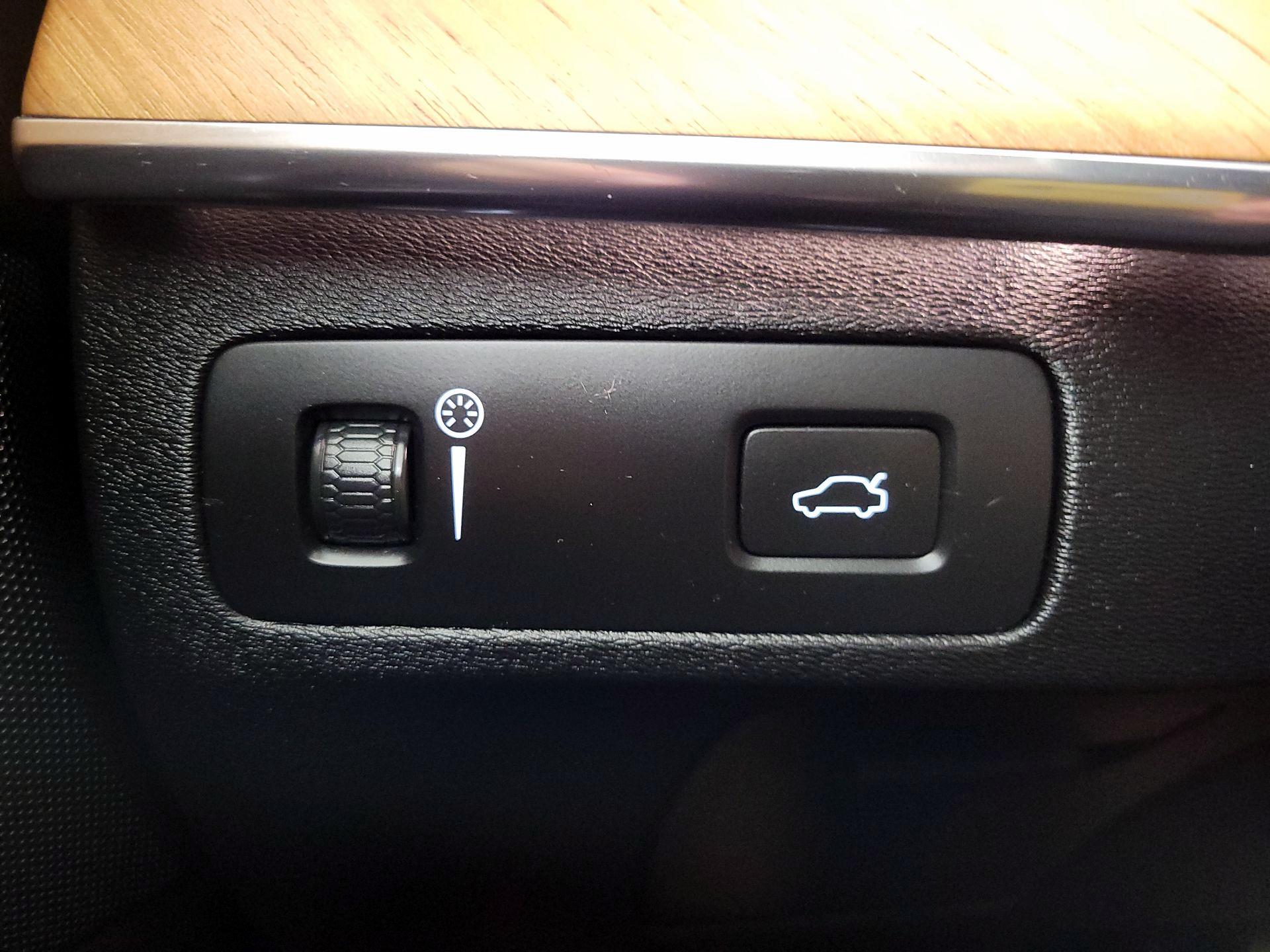 Thumbnail: 2021 Volvo XC90 - 13