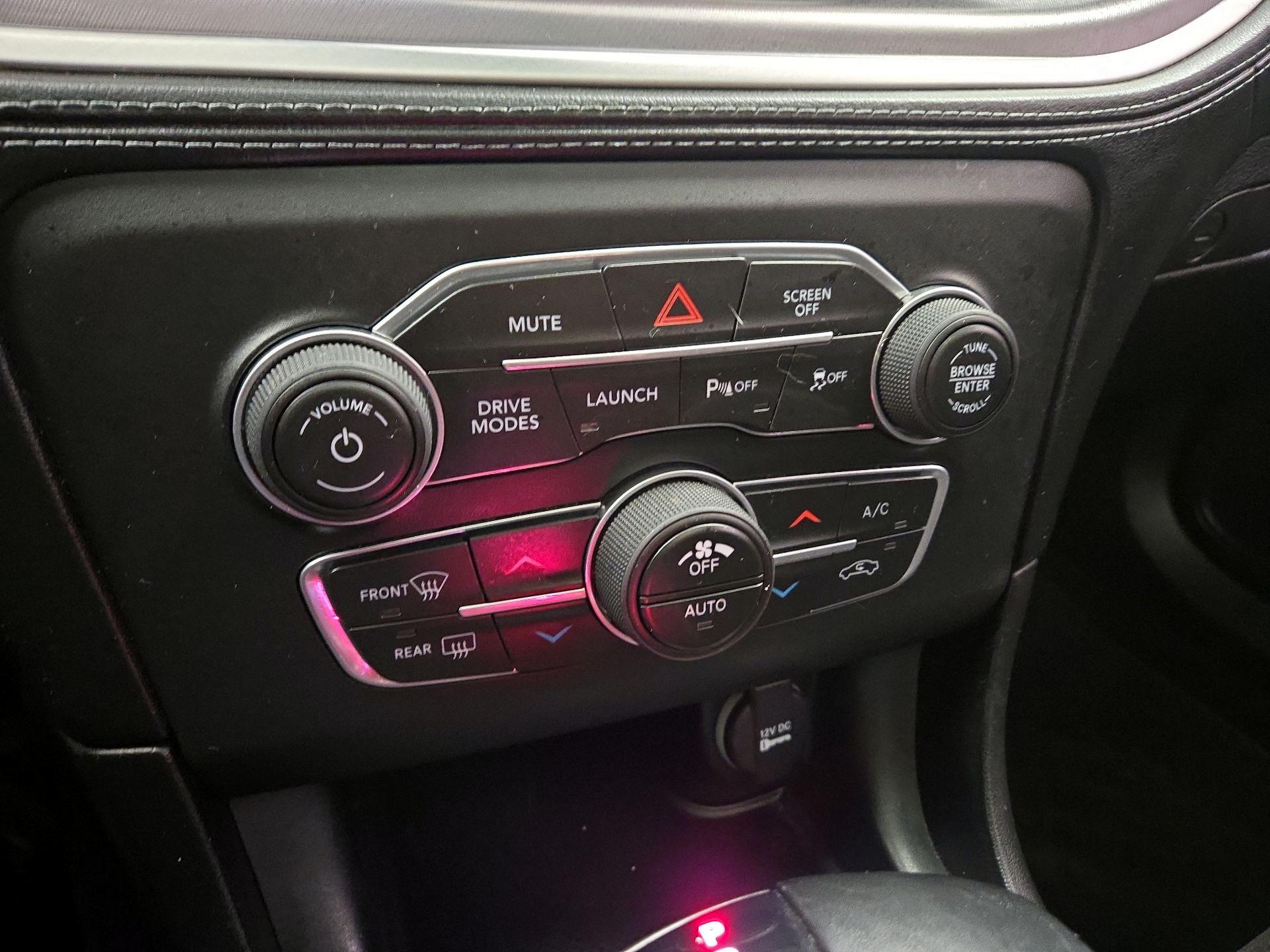 Thumbnail: 2020 Dodge Charger - 16