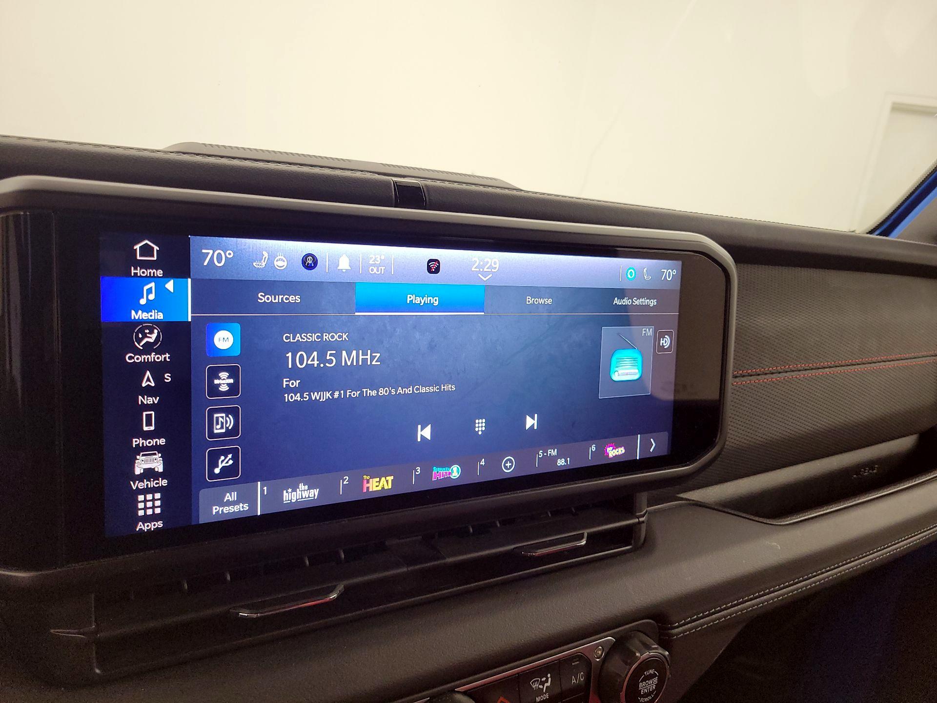 Thumbnail: 2024 Jeep Wrangler - 16