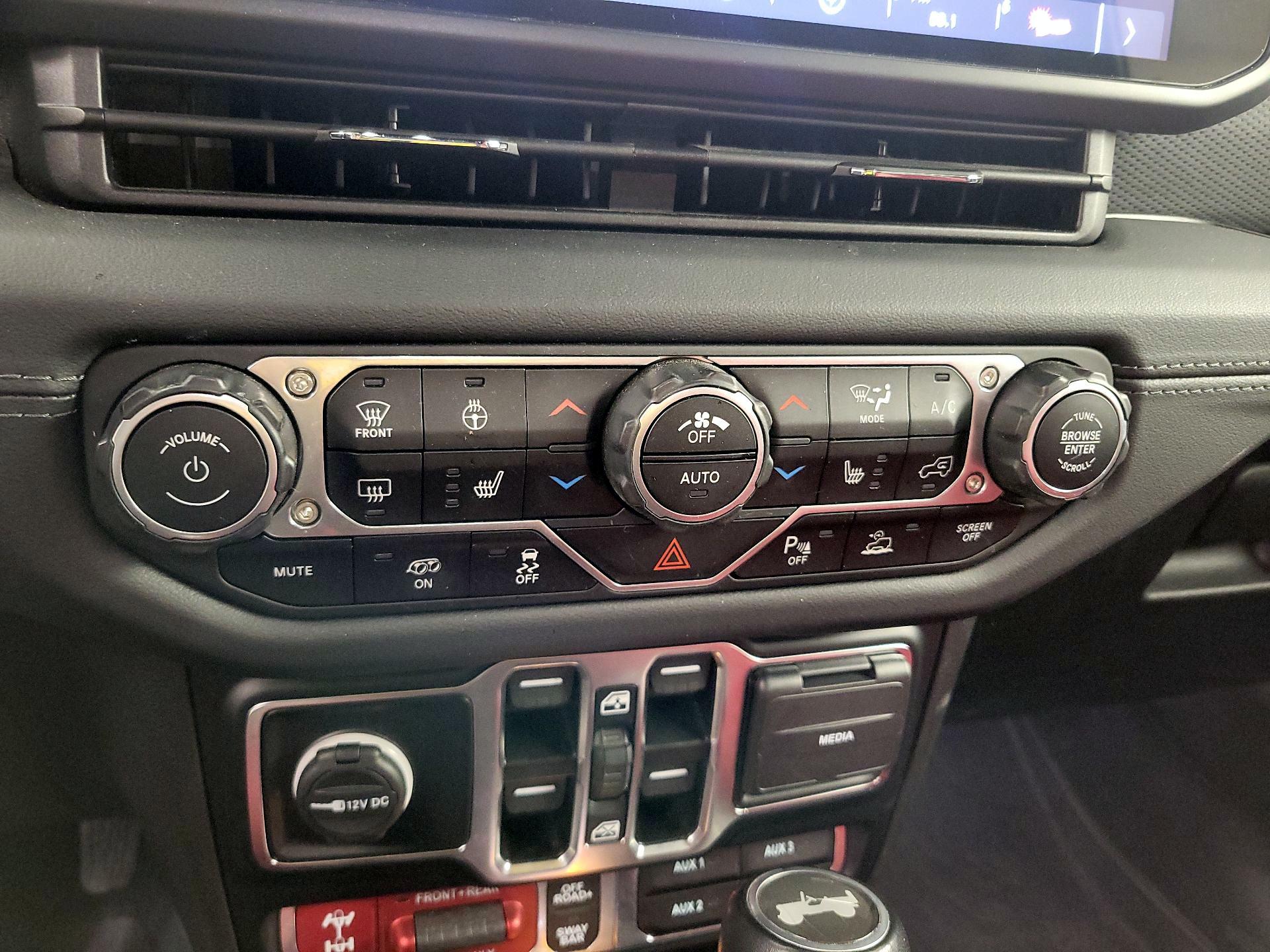 Thumbnail: 2024 Jeep Wrangler - 17