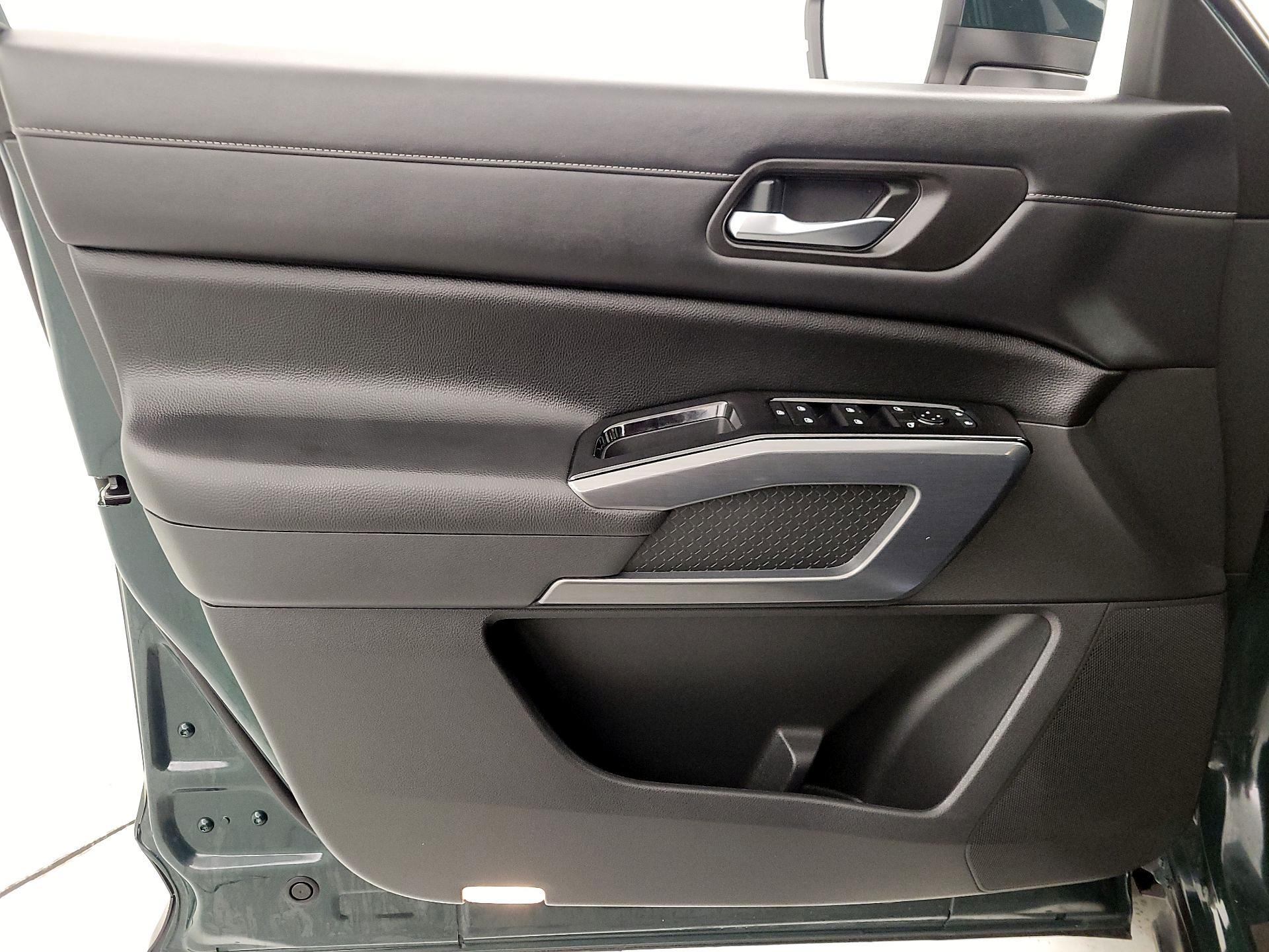 Thumbnail: 2022 Nissan Pathfinder - 12