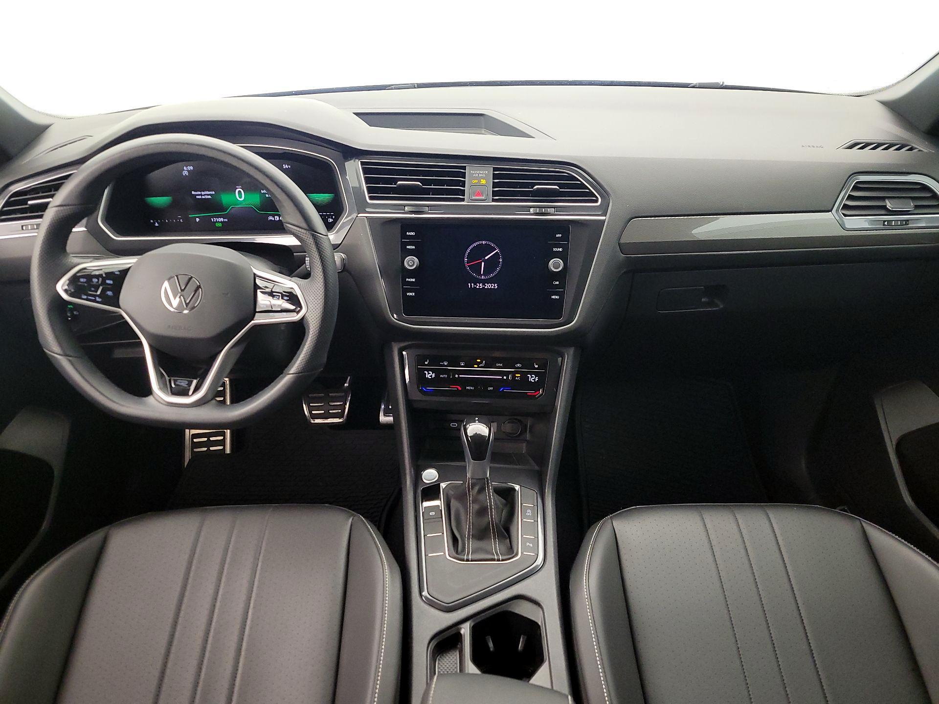 Thumbnail: 2023 Volkswagen Tiguan - 9