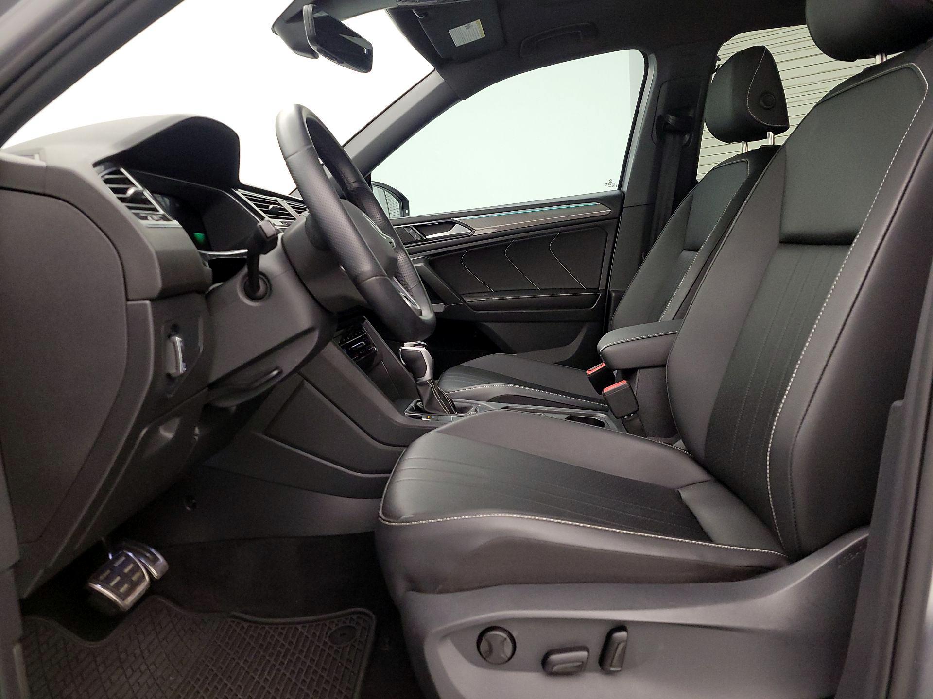 Thumbnail: 2023 Volkswagen Tiguan - 11