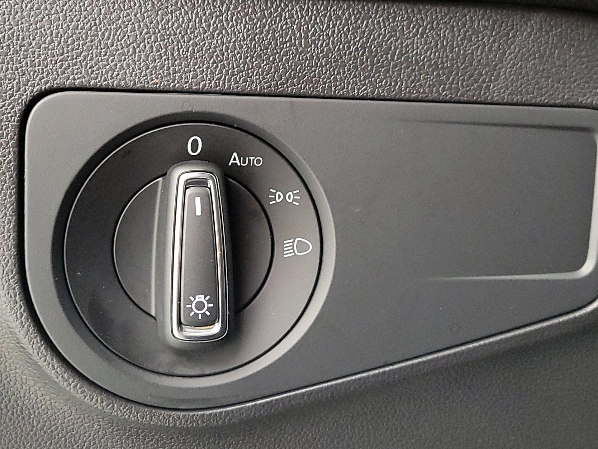 Thumbnail: 2023 Volkswagen Tiguan - 13