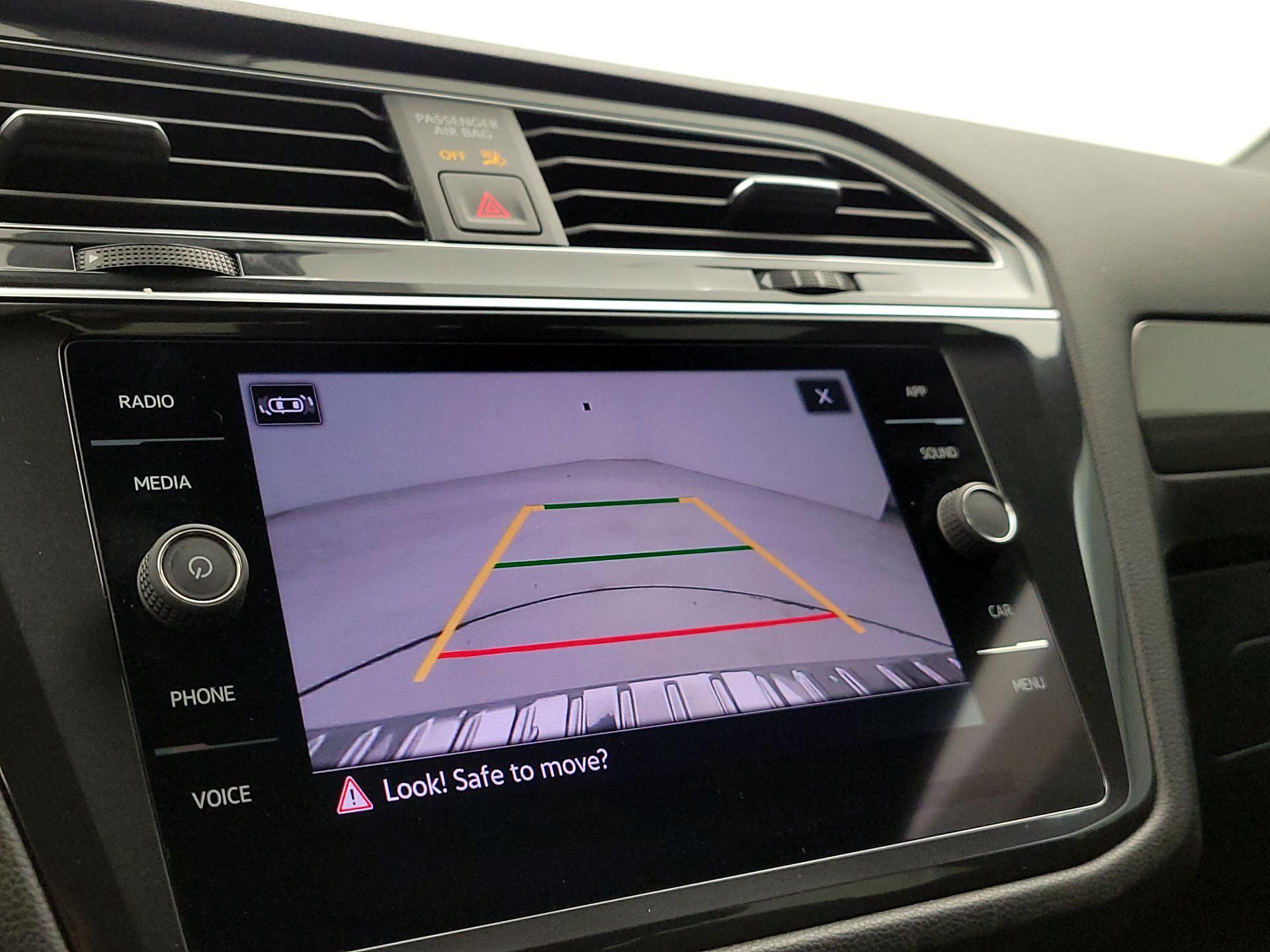 Thumbnail: 2023 Volkswagen Tiguan - 14