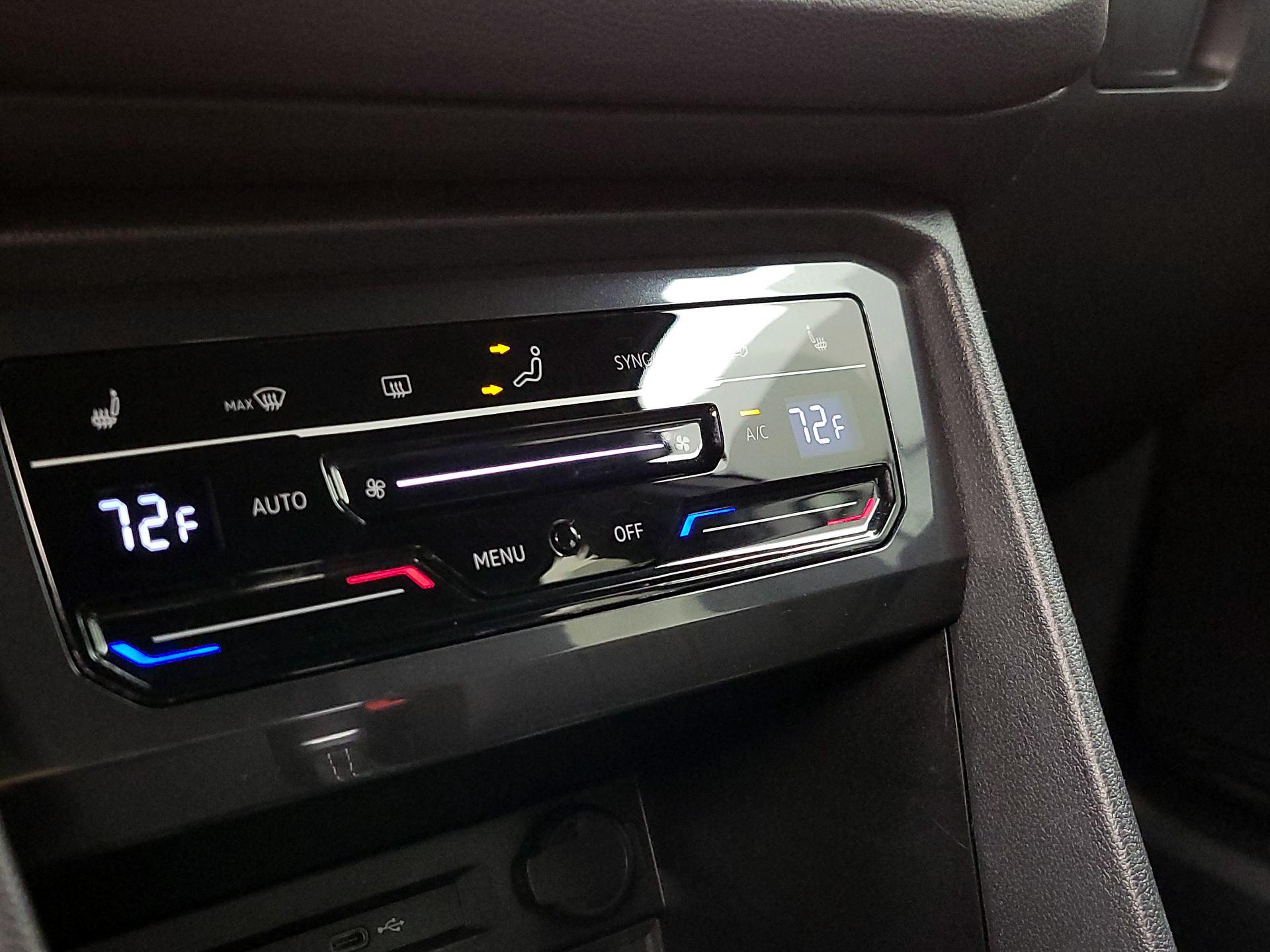 Thumbnail: 2023 Volkswagen Tiguan - 16