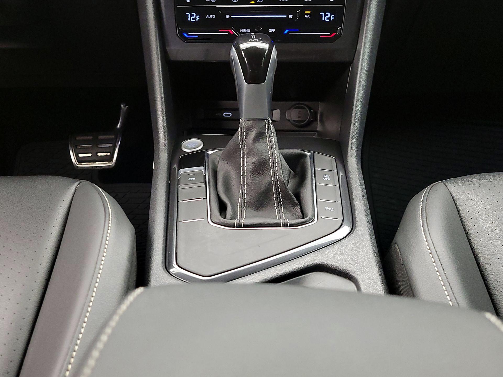 Thumbnail: 2023 Volkswagen Tiguan - 17