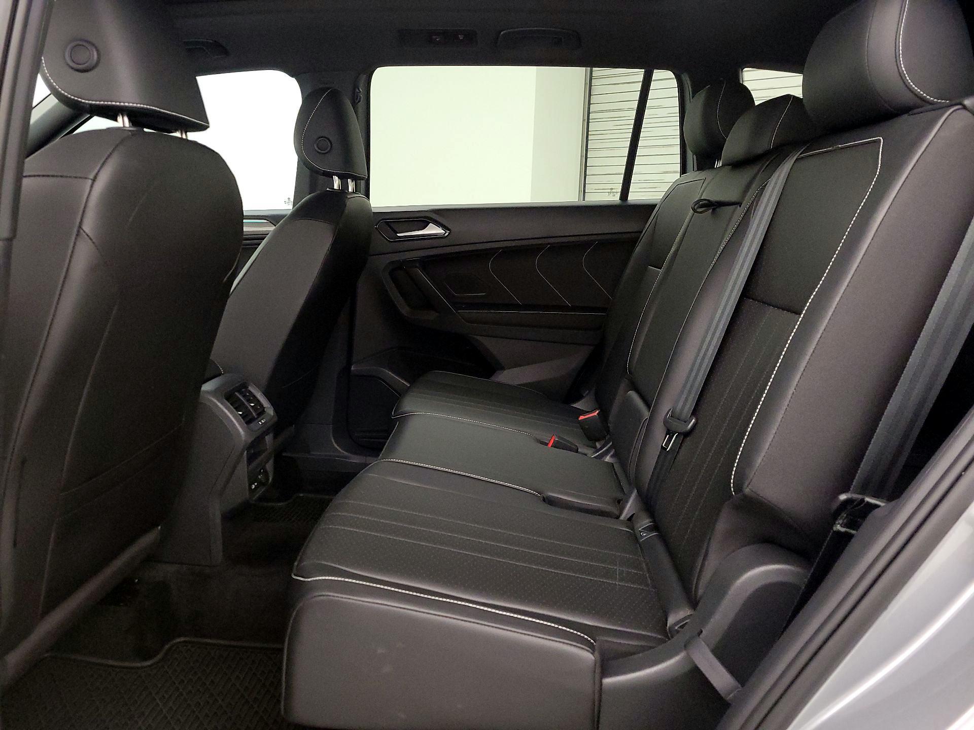 Thumbnail: 2023 Volkswagen Tiguan - 20