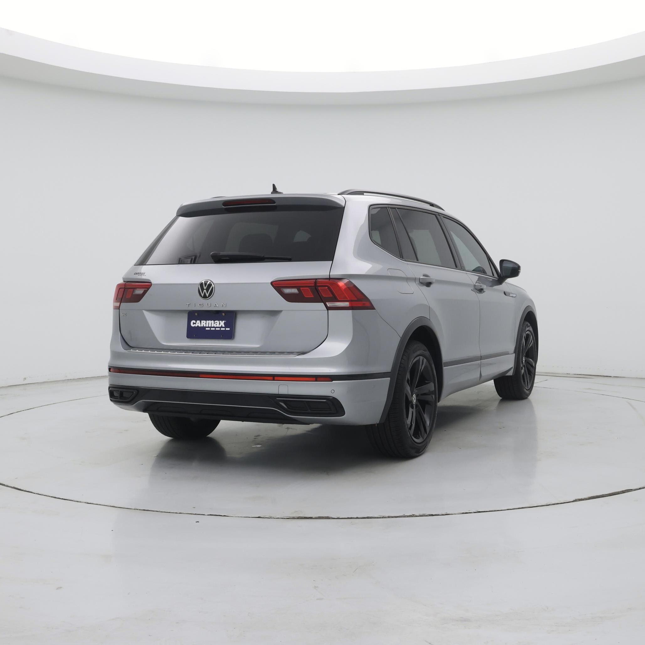 Thumbnail: 2023 Volkswagen Tiguan - 8