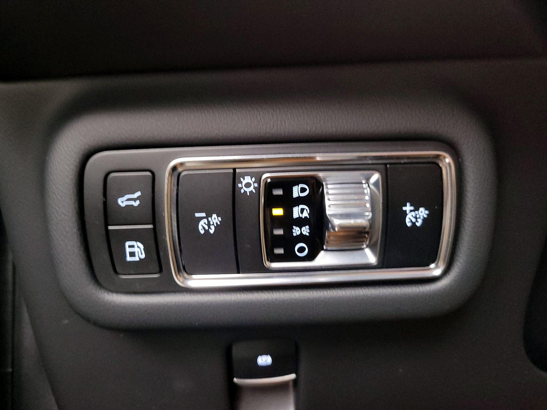 Thumbnail: 2024 Lincoln Nautilus - 13