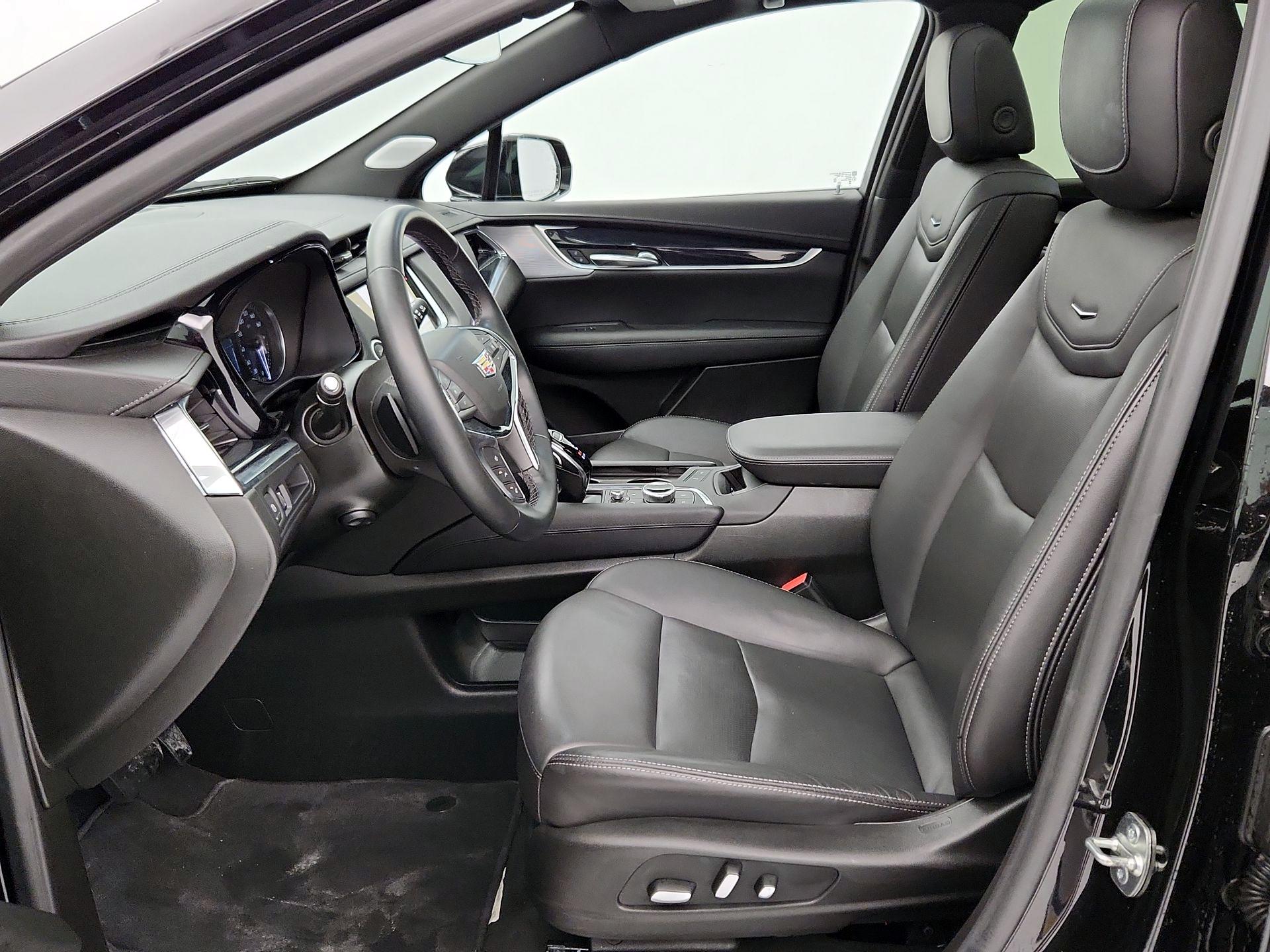 Thumbnail: 2025 Cadillac XT5 - 11