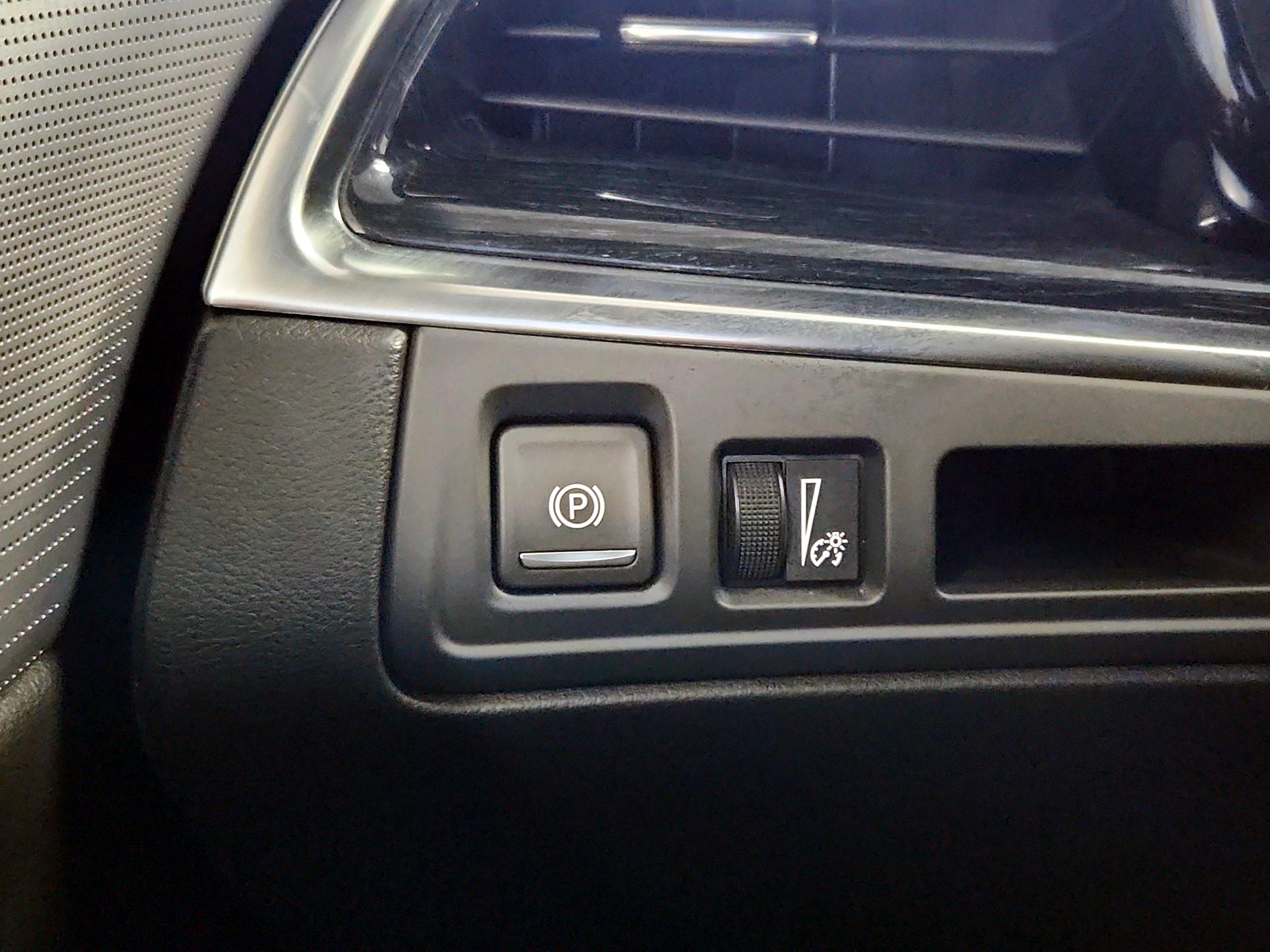 Thumbnail: 2025 Cadillac XT5 - 13