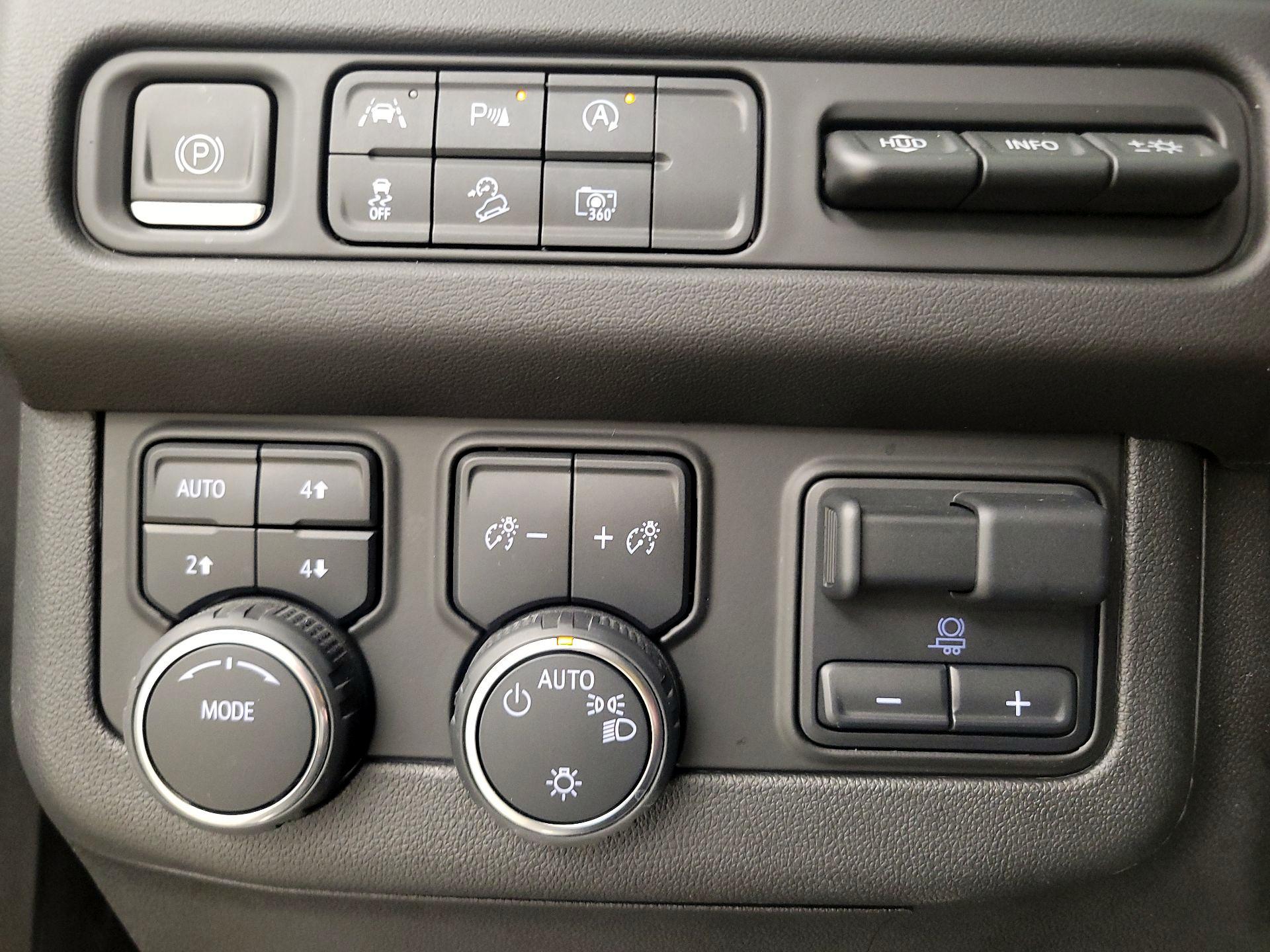 Thumbnail: 2024 Chevrolet Tahoe - 13