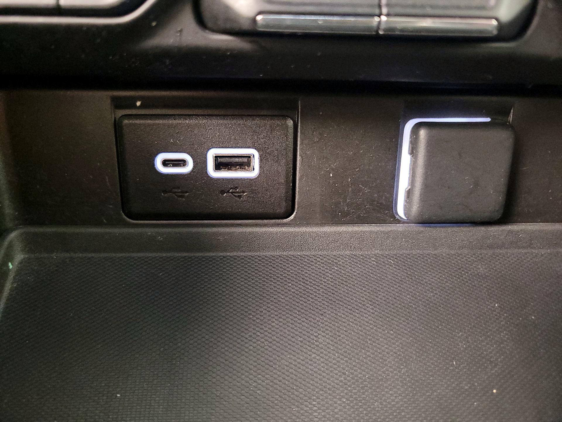 Thumbnail: 2024 Chevrolet Tahoe - 19