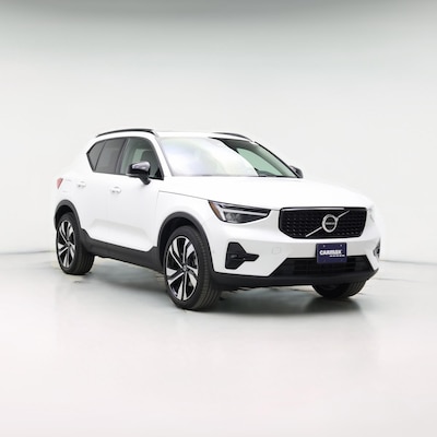 2024 Volvo XC40 B5 Plus Dark Theme