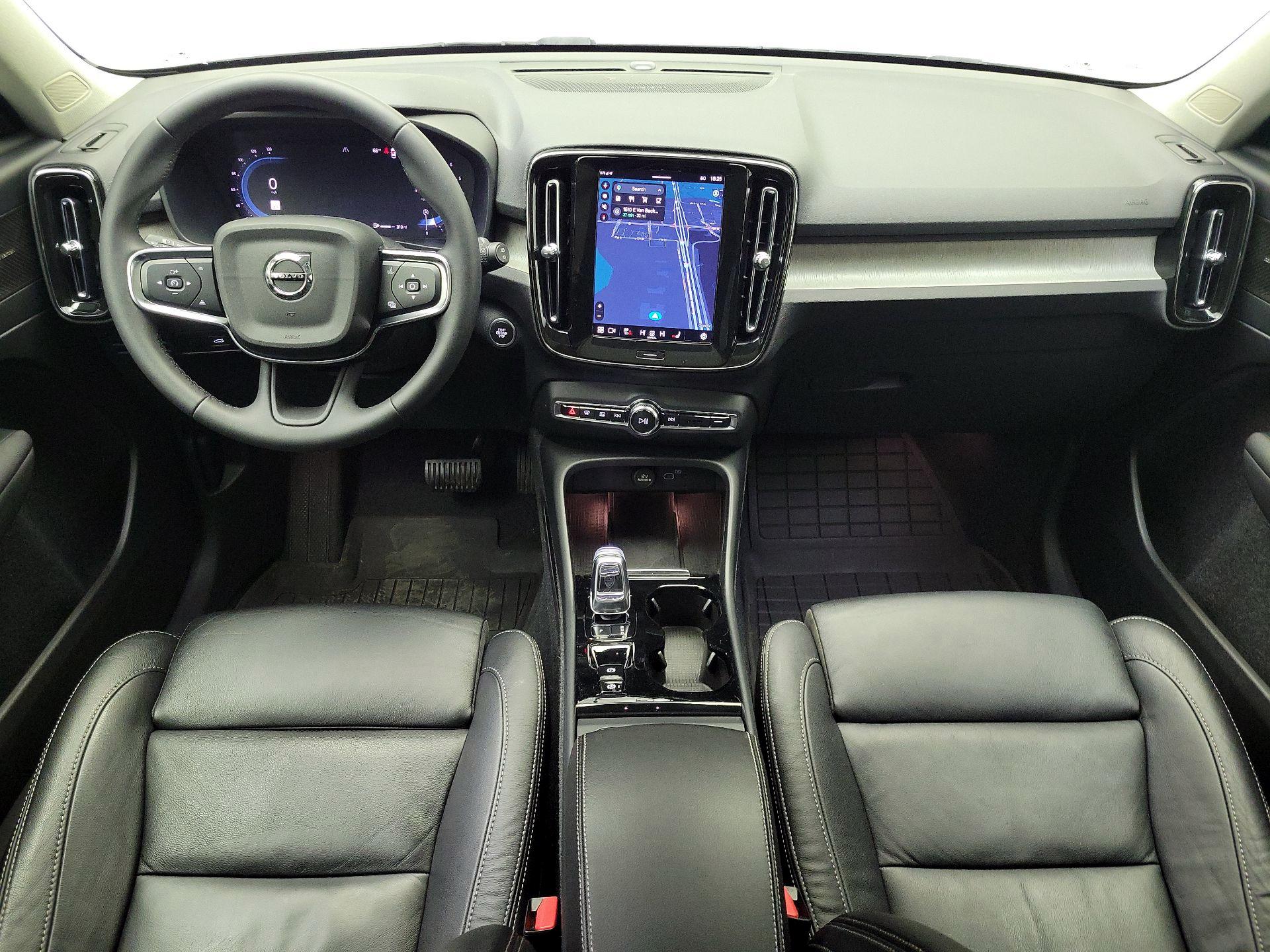 Thumbnail: 2024 Volvo XC40 - 9