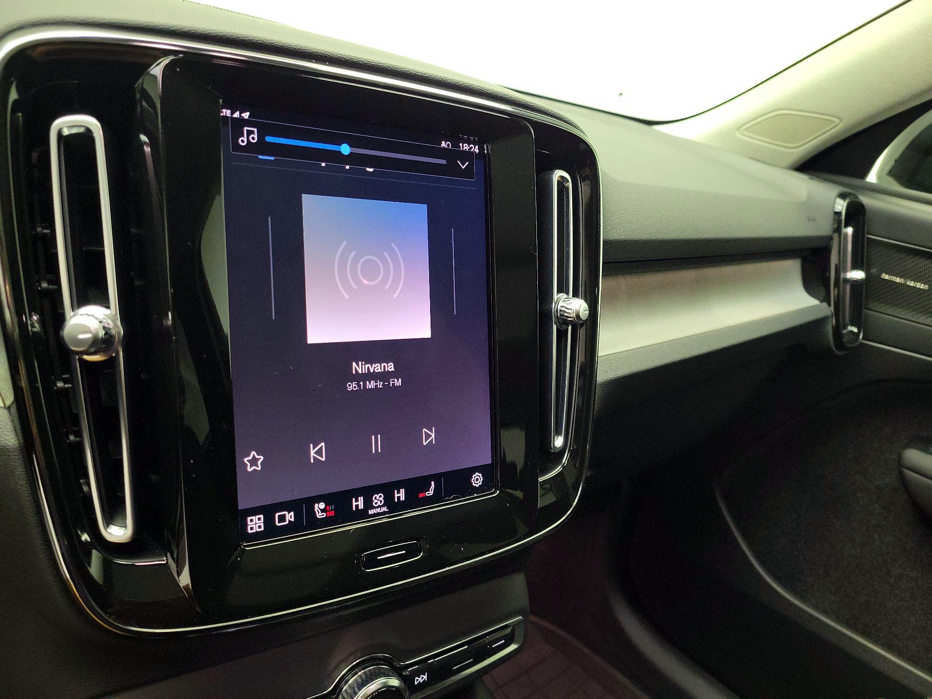 Thumbnail: 2024 Volvo XC40 - 16