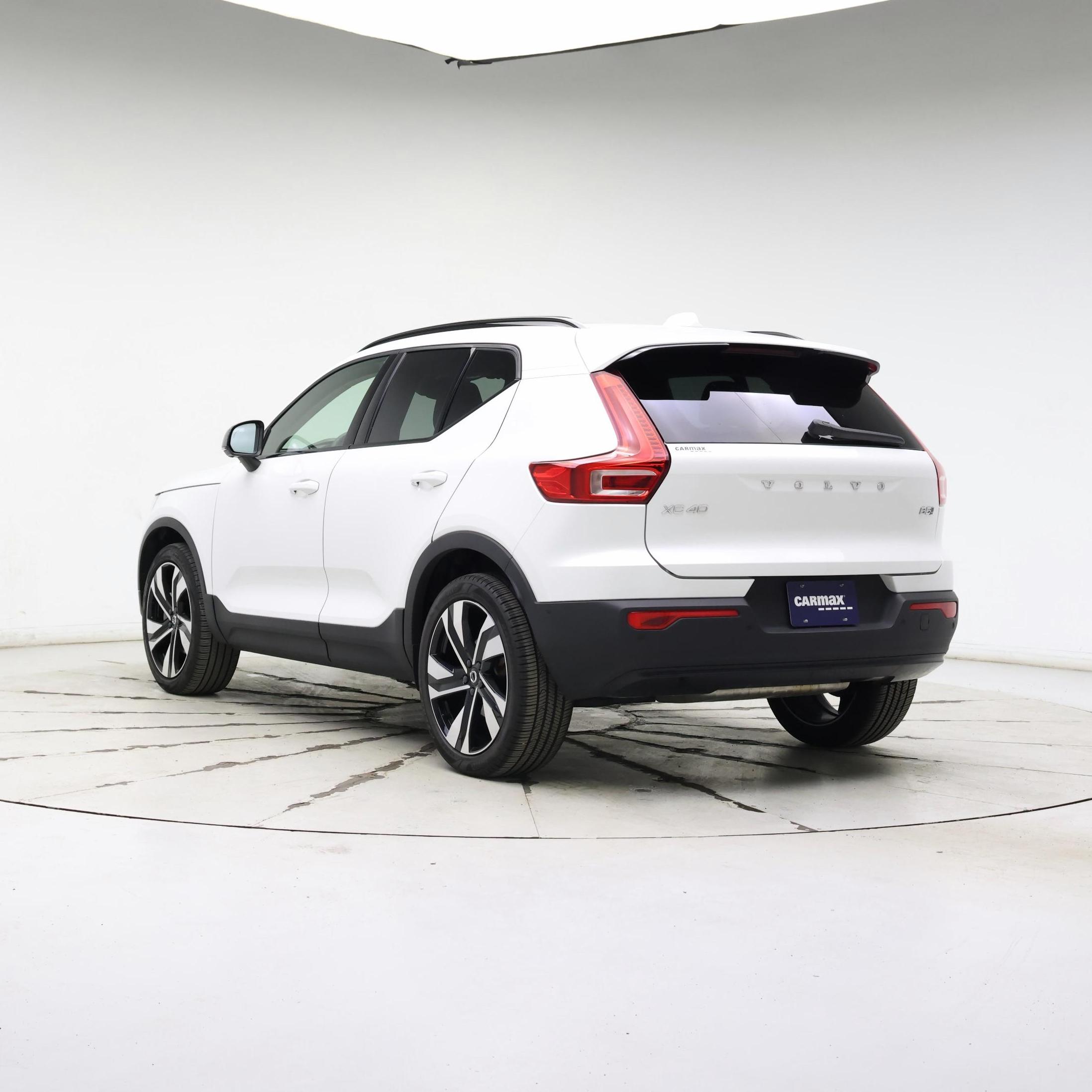 Thumbnail: 2024 Volvo XC40 - 2