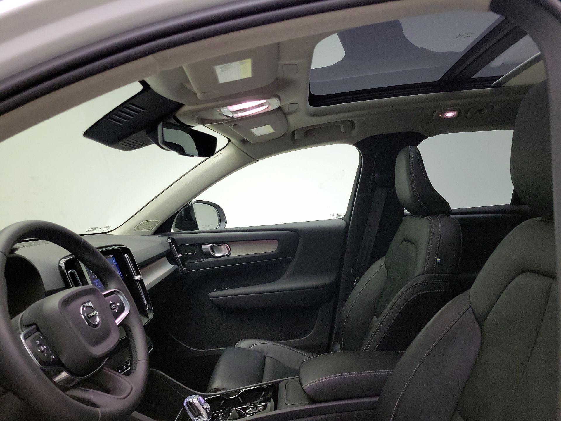 Thumbnail: 2024 Volvo XC40 - 20