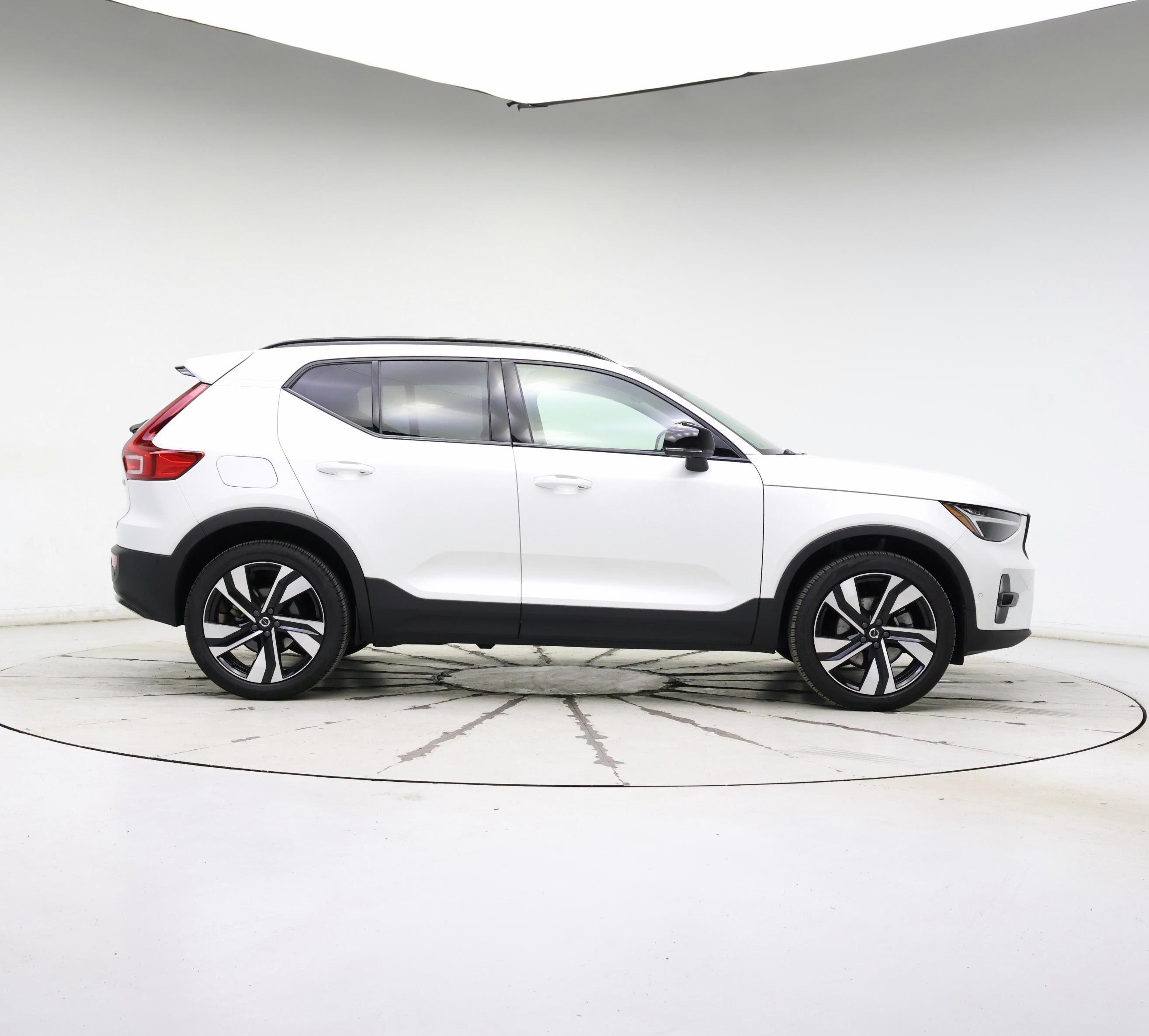 Thumbnail: 2024 Volvo XC40 - 7
