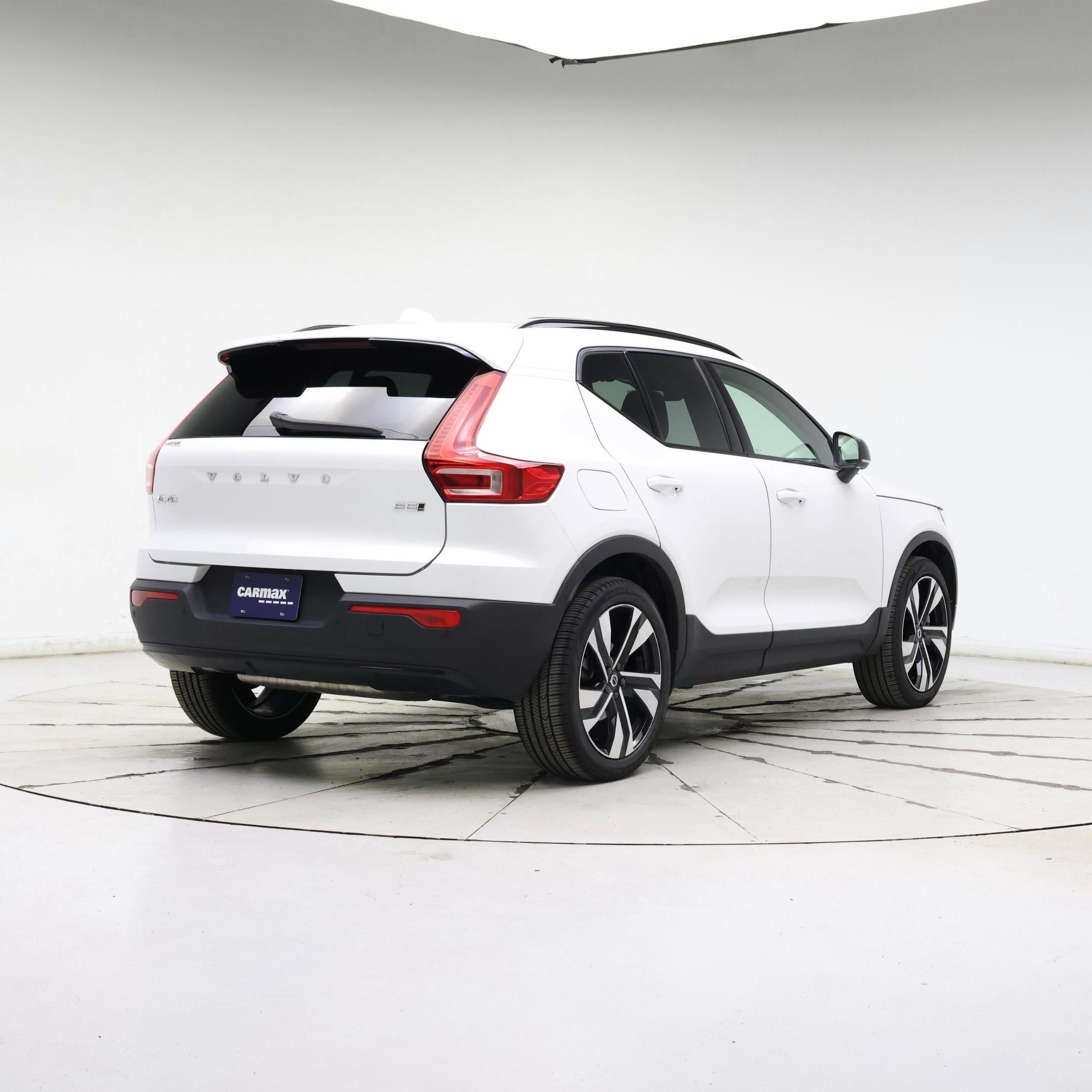 Thumbnail: 2024 Volvo XC40 - 8