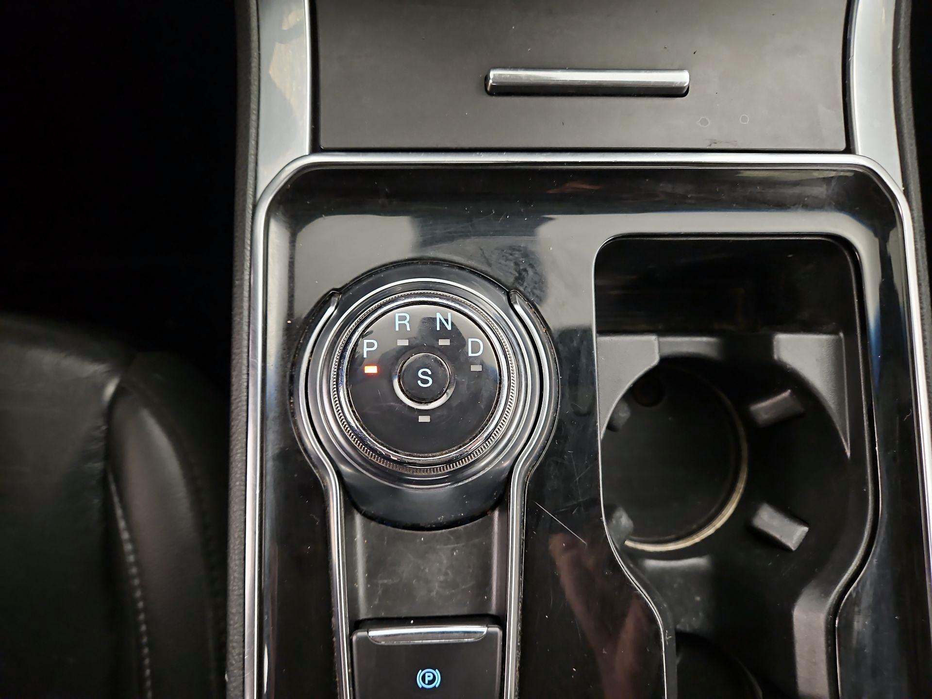 Thumbnail: 2020 Ford Edge - 17