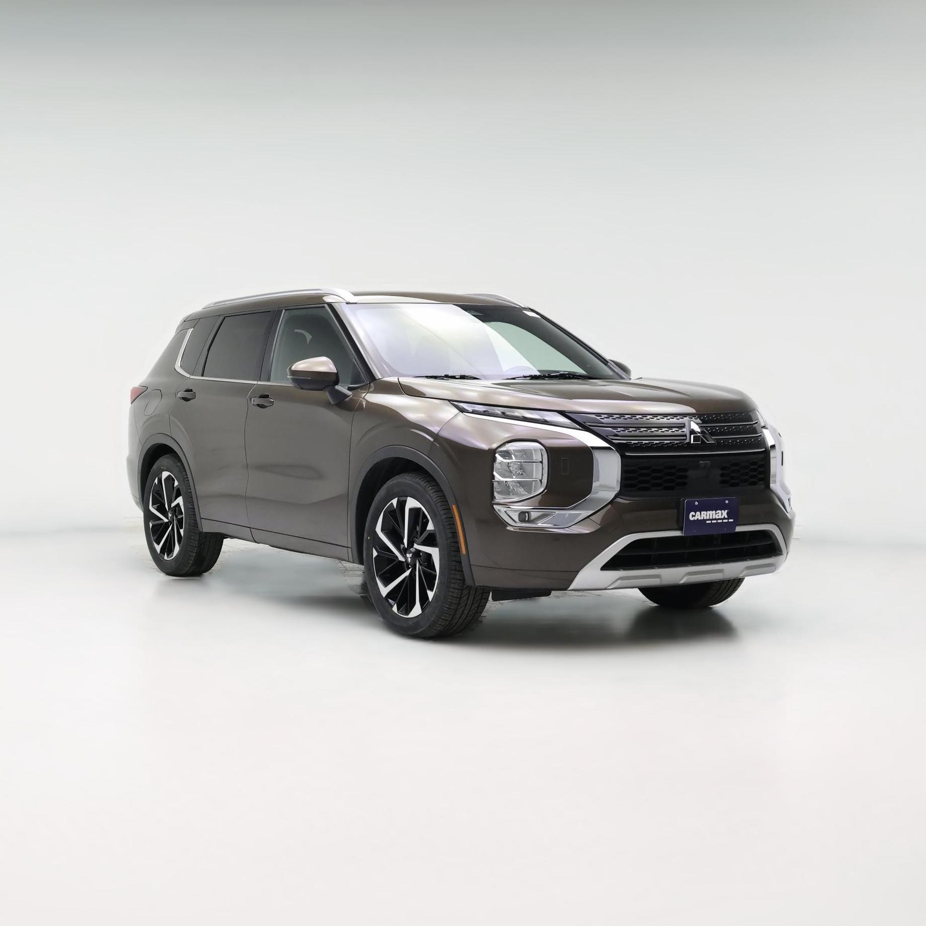 Thumbnail: 2022 Mitsubishi Outlander - 1