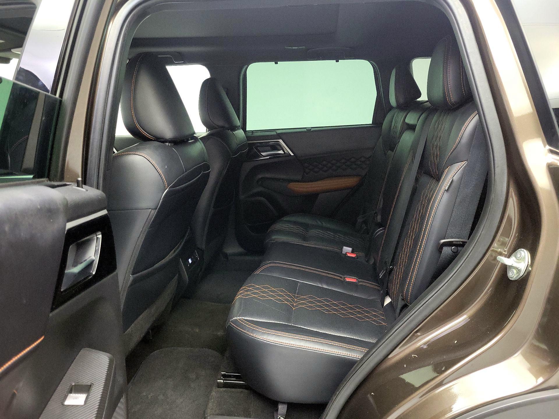 Thumbnail: 2022 Mitsubishi Outlander - 19